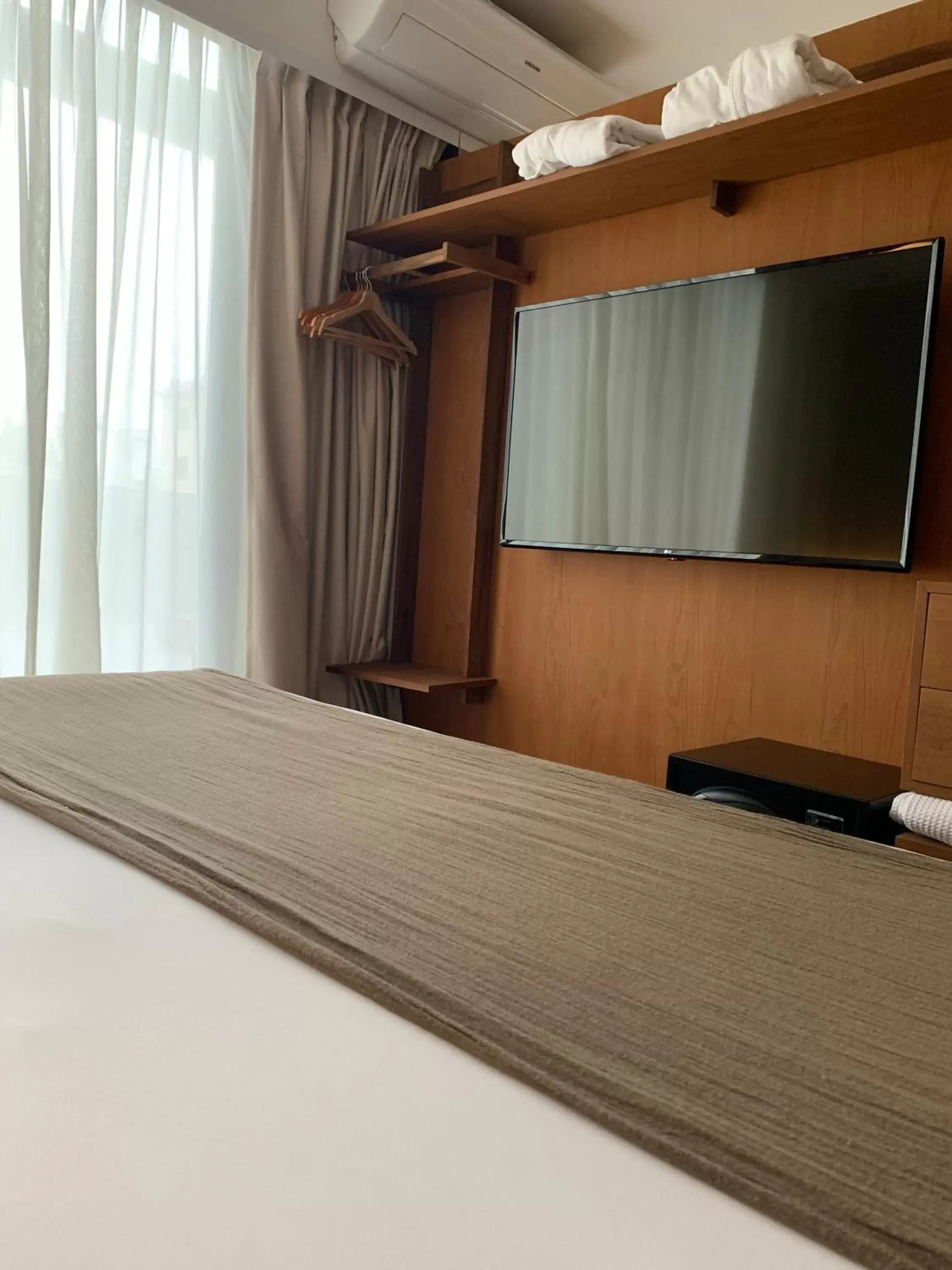 TV and multimedia, Bed in AQ Tailored Suites