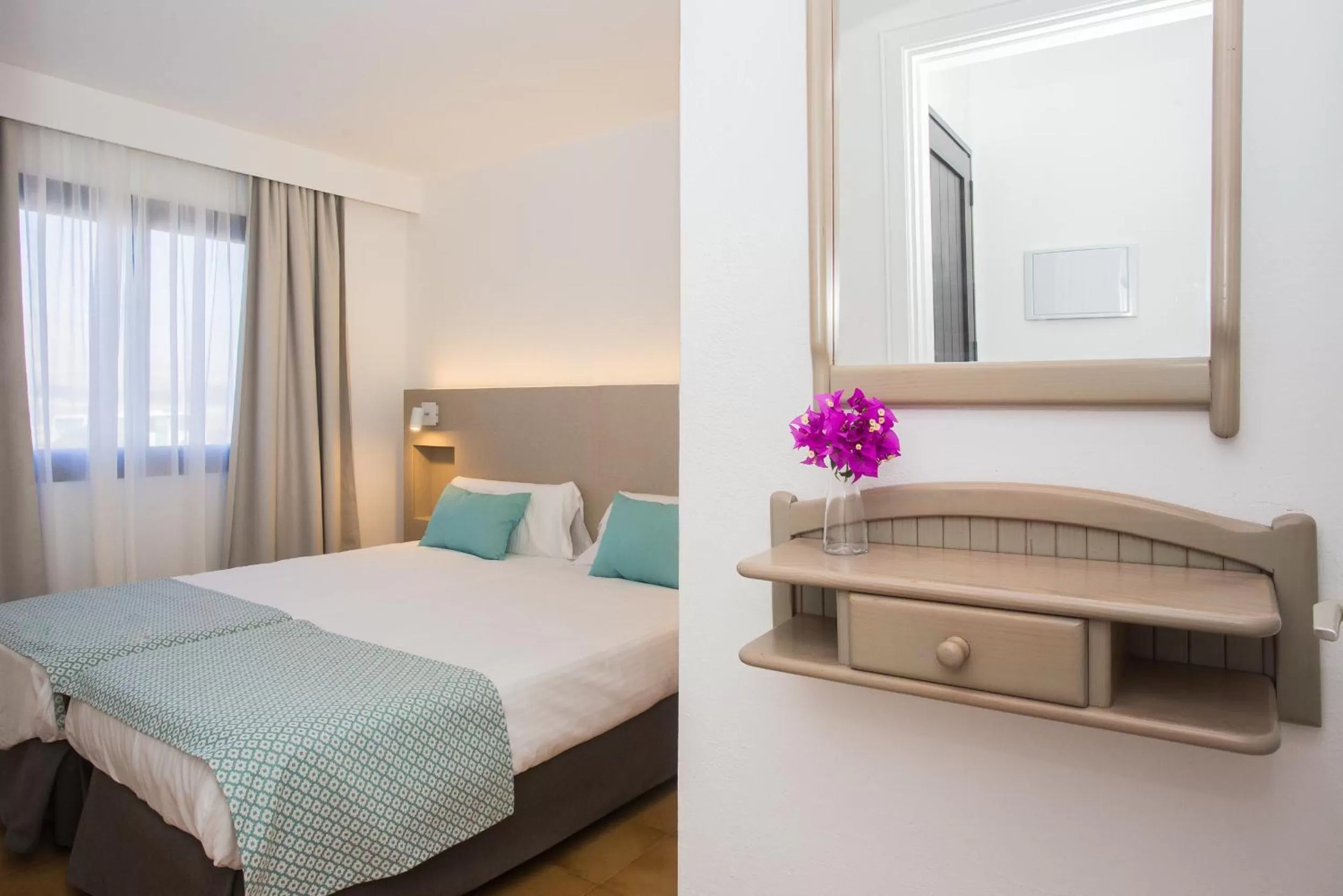 Decorative detail, Bed in Los Tulipanes