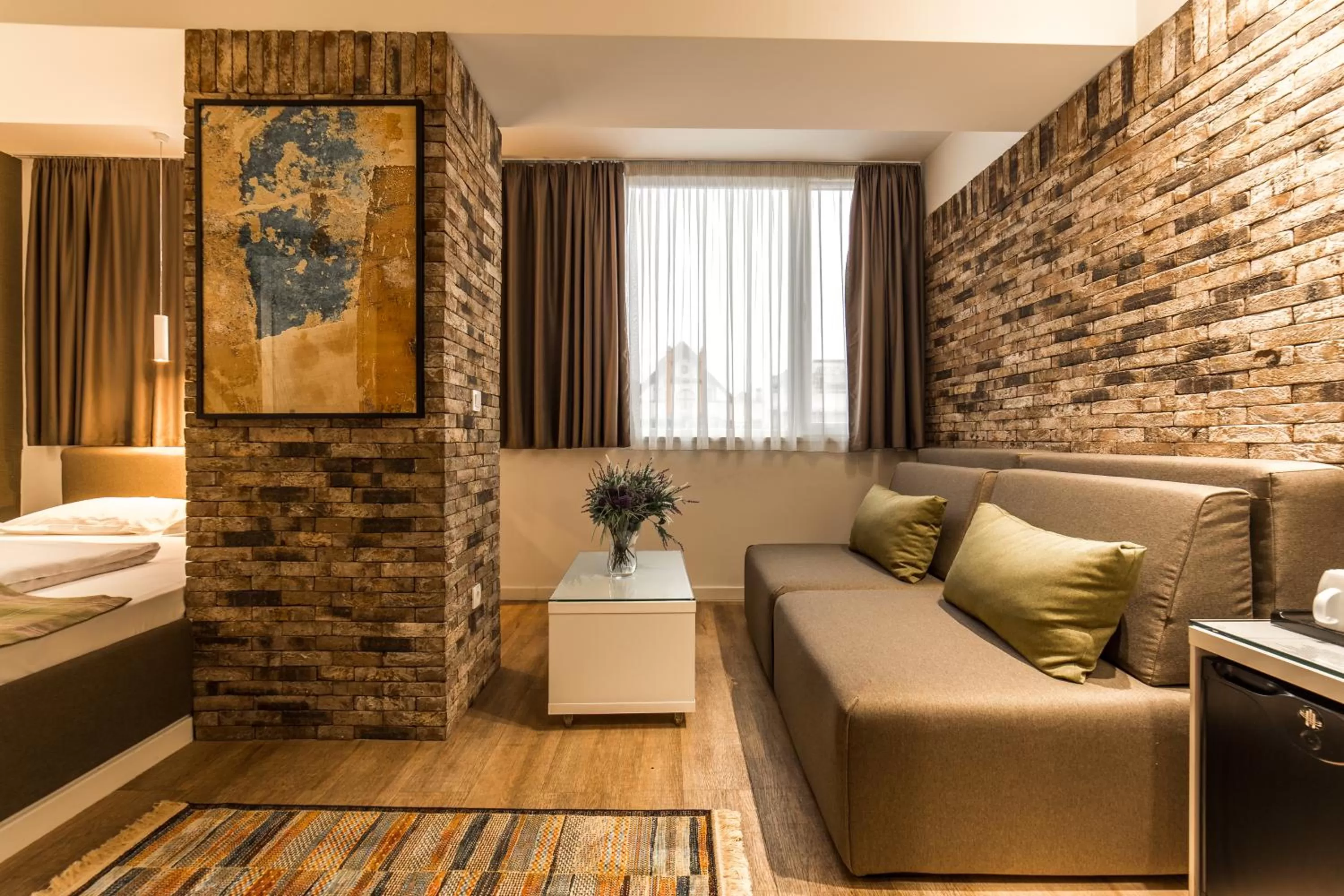 Seating area, Bed in Belgrade Inn Garni Hotel