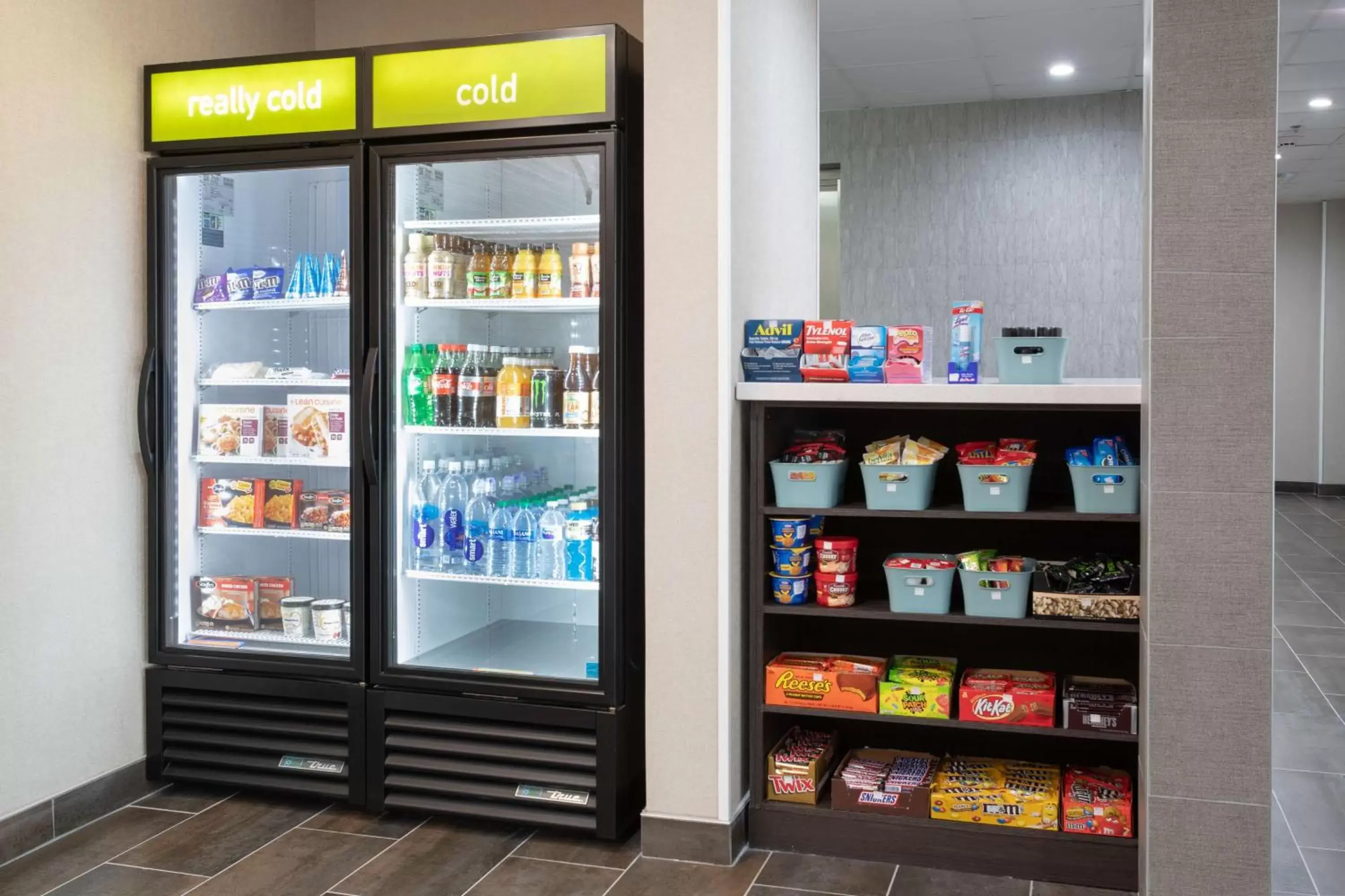 Restaurant/places to eat in Home2 Suites by Hilton Roswell, NM Restaurant/places to eat in Home2 Suites by Hilton Roswell, NM