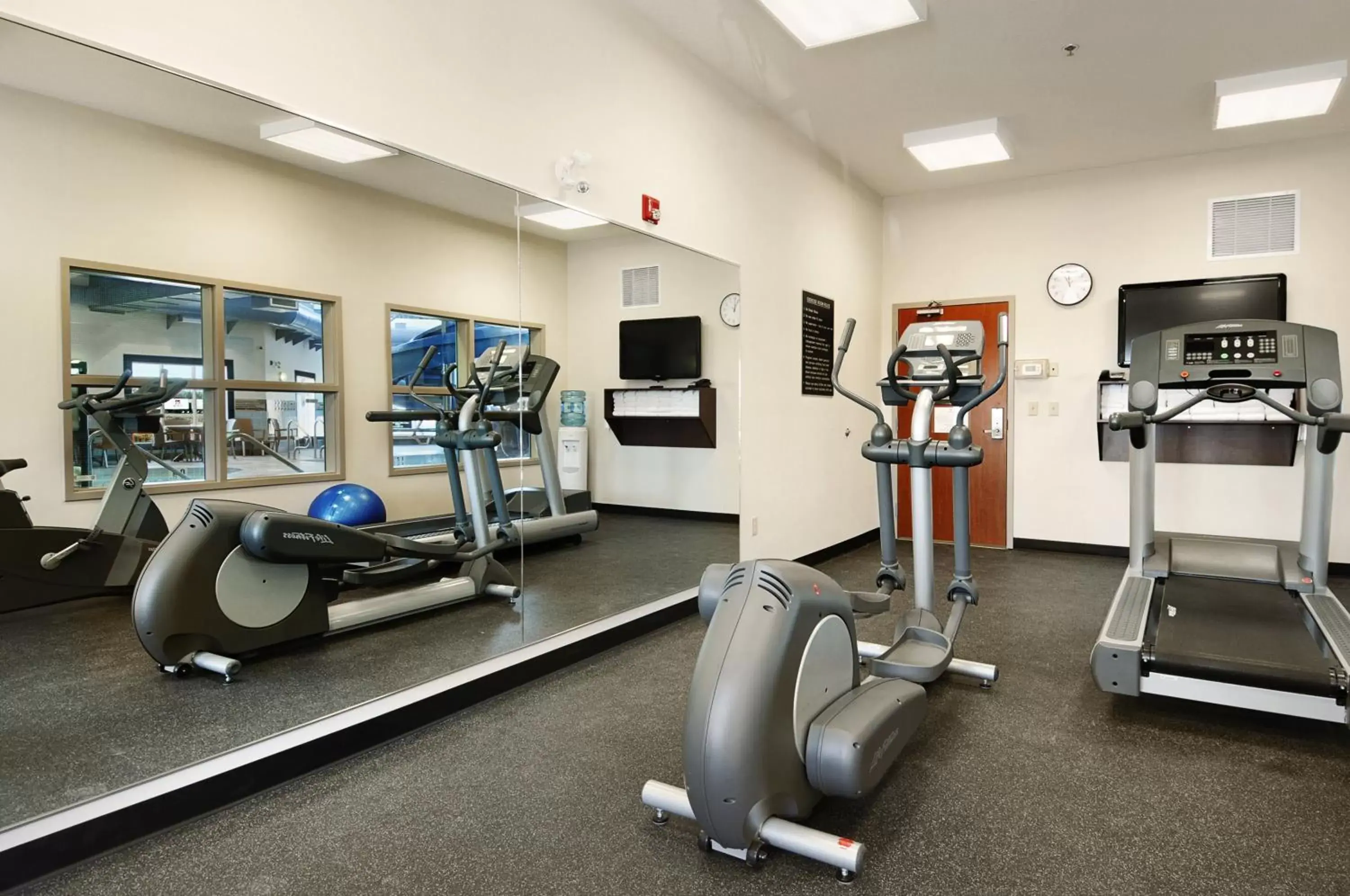 Fitness centre/facilities, Fitness Center/Facilities in Canalta Hotel Moosomin