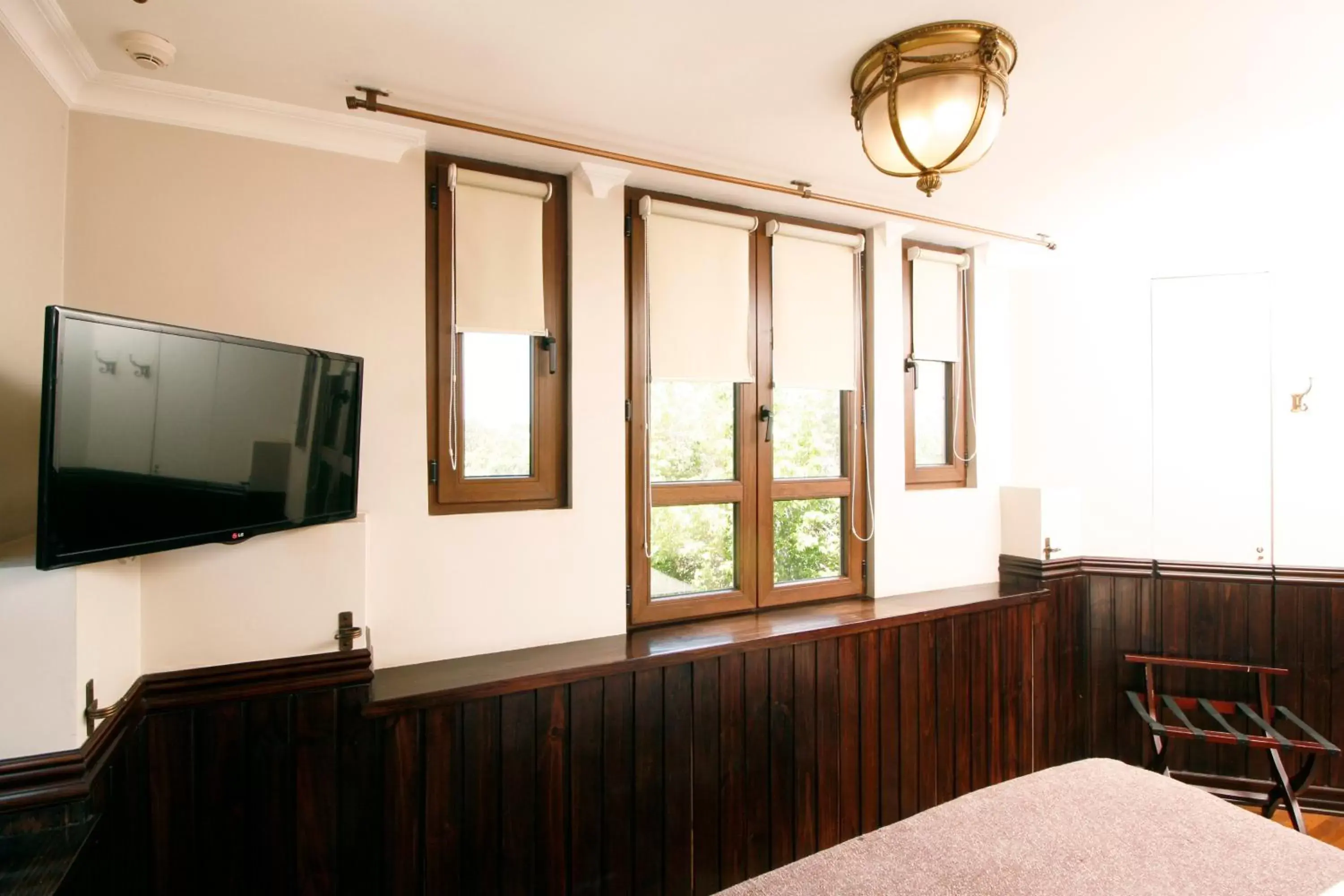 Photo of the whole room, TV/Entertainment Center in Hotel Boutique Castillo Rojo