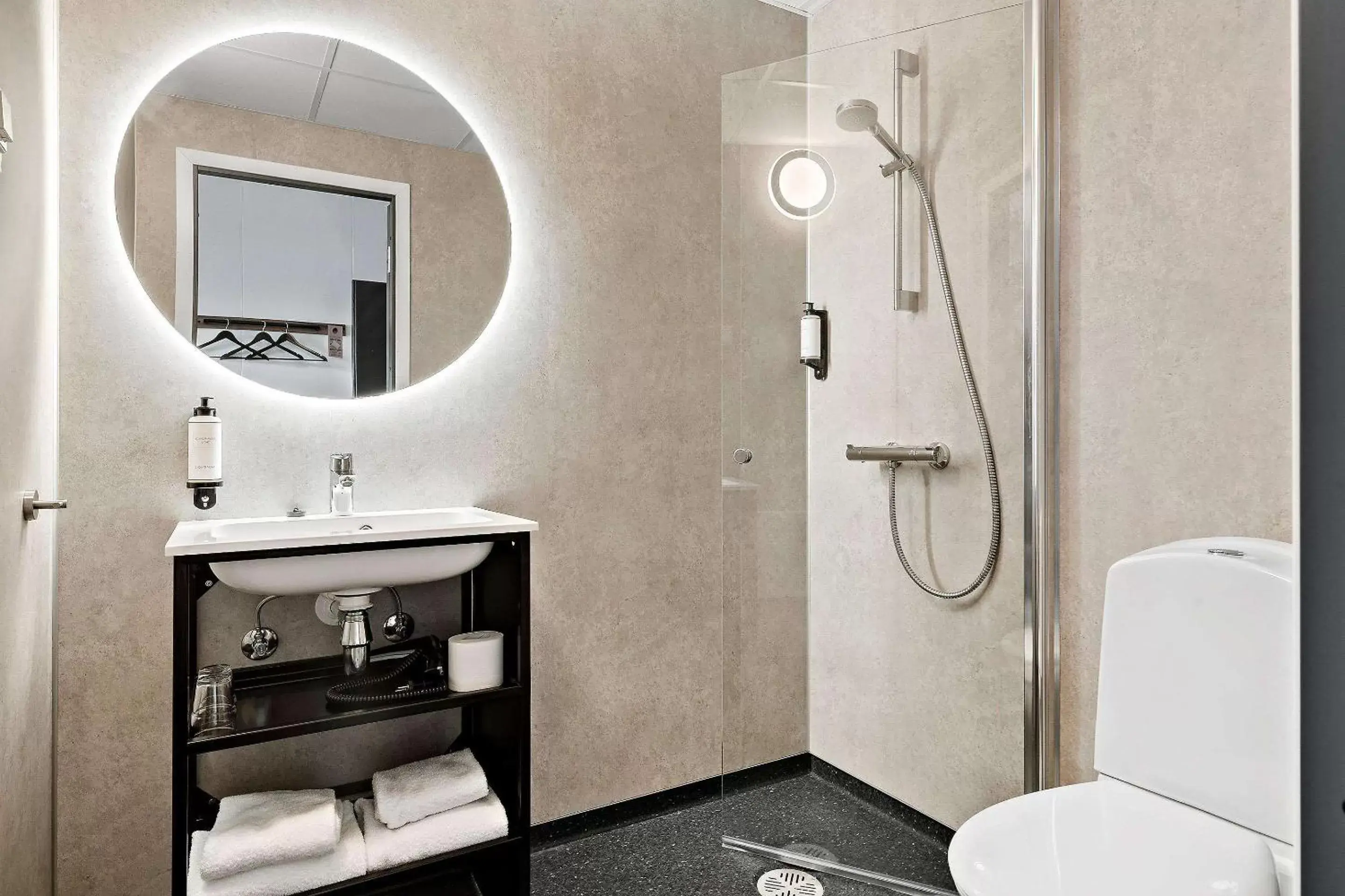 Bathroom in Aiden by Best Western Herning