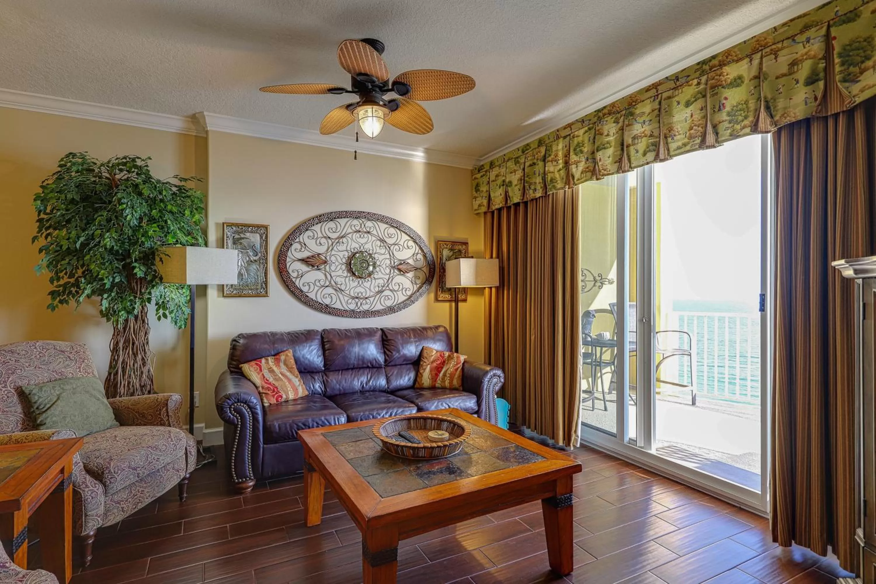 Seating Area in Emerald Isle 2207