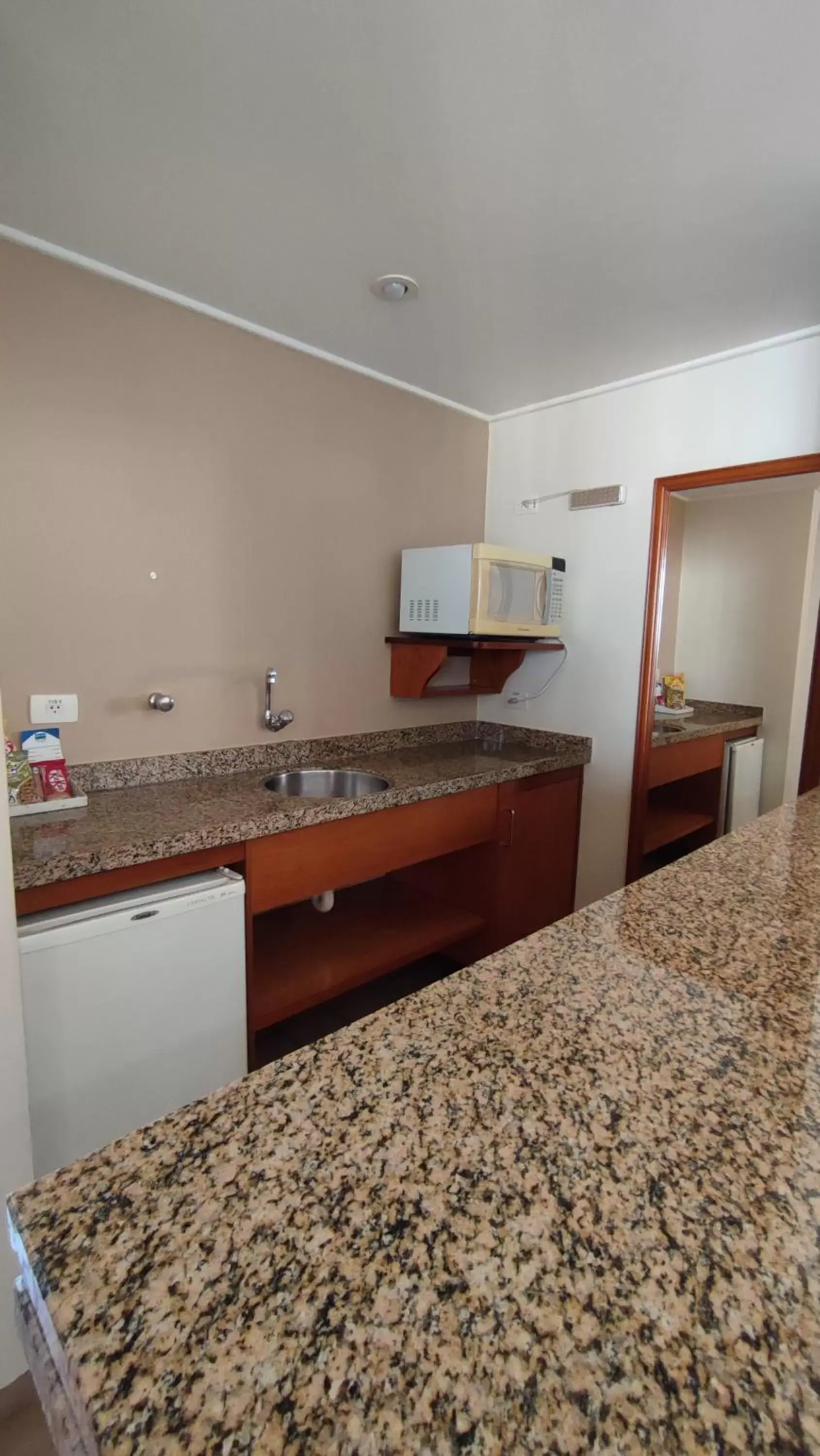 minibar, Kitchen/Kitchenette in New Life Piracicaba by Atlantica