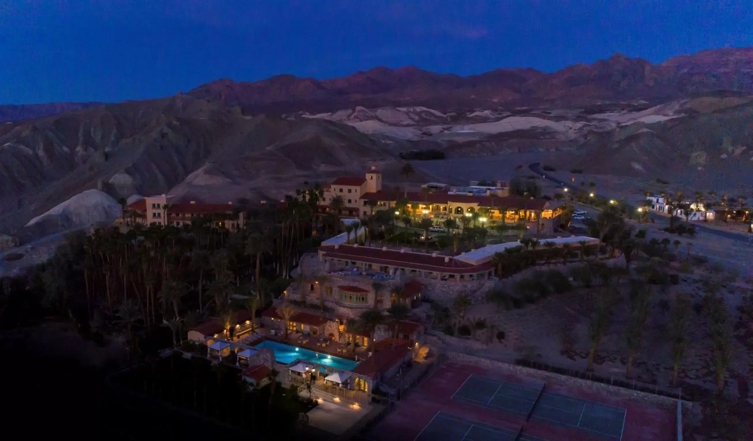 Bird's eye view, Bird's-eye View in The Inn at Death Valley