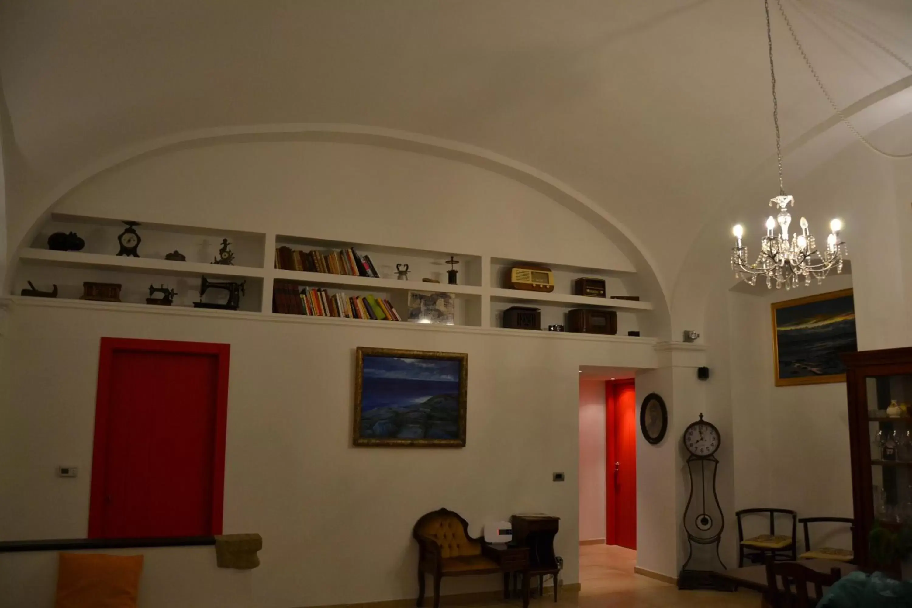 Communal lounge/ TV room in B&B Torre Porta Marina