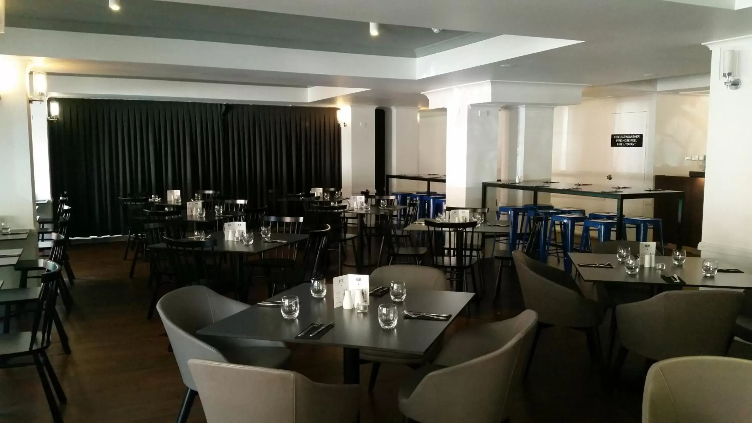 Restaurant/Places to Eat in CKS Sydney Airport Hotel