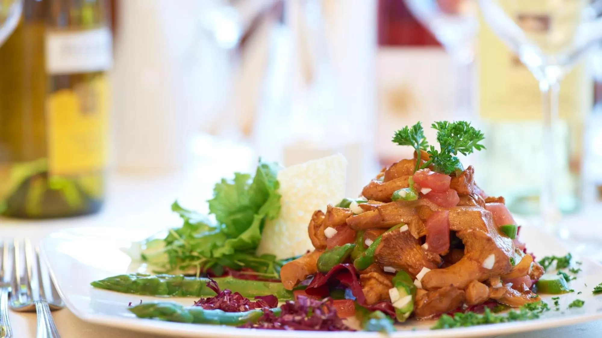 Restaurant/places to eat in Hirsch Hotel