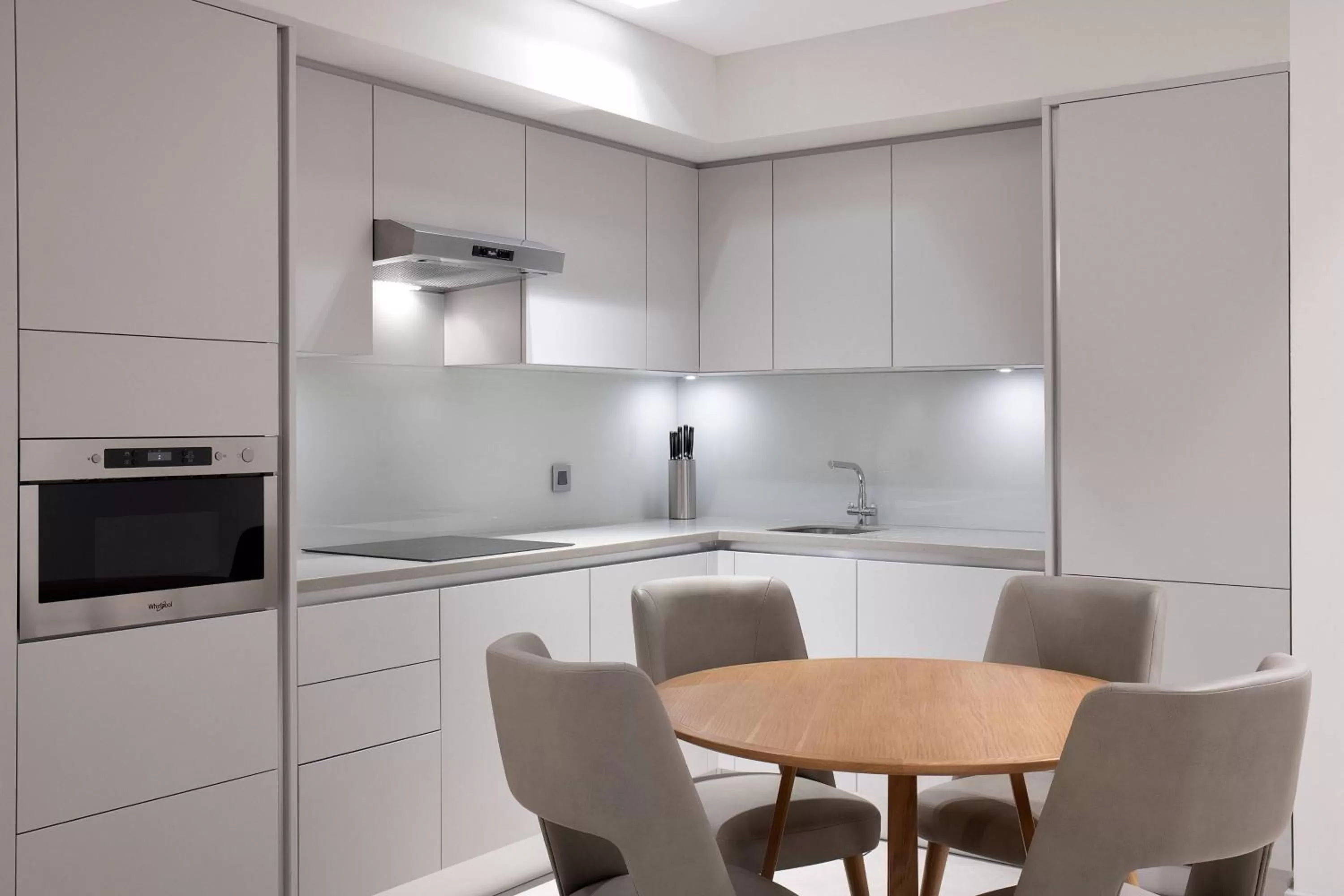 Bedroom, Kitchen/Kitchenette in Residence Inn by Marriott Al Jaddaf