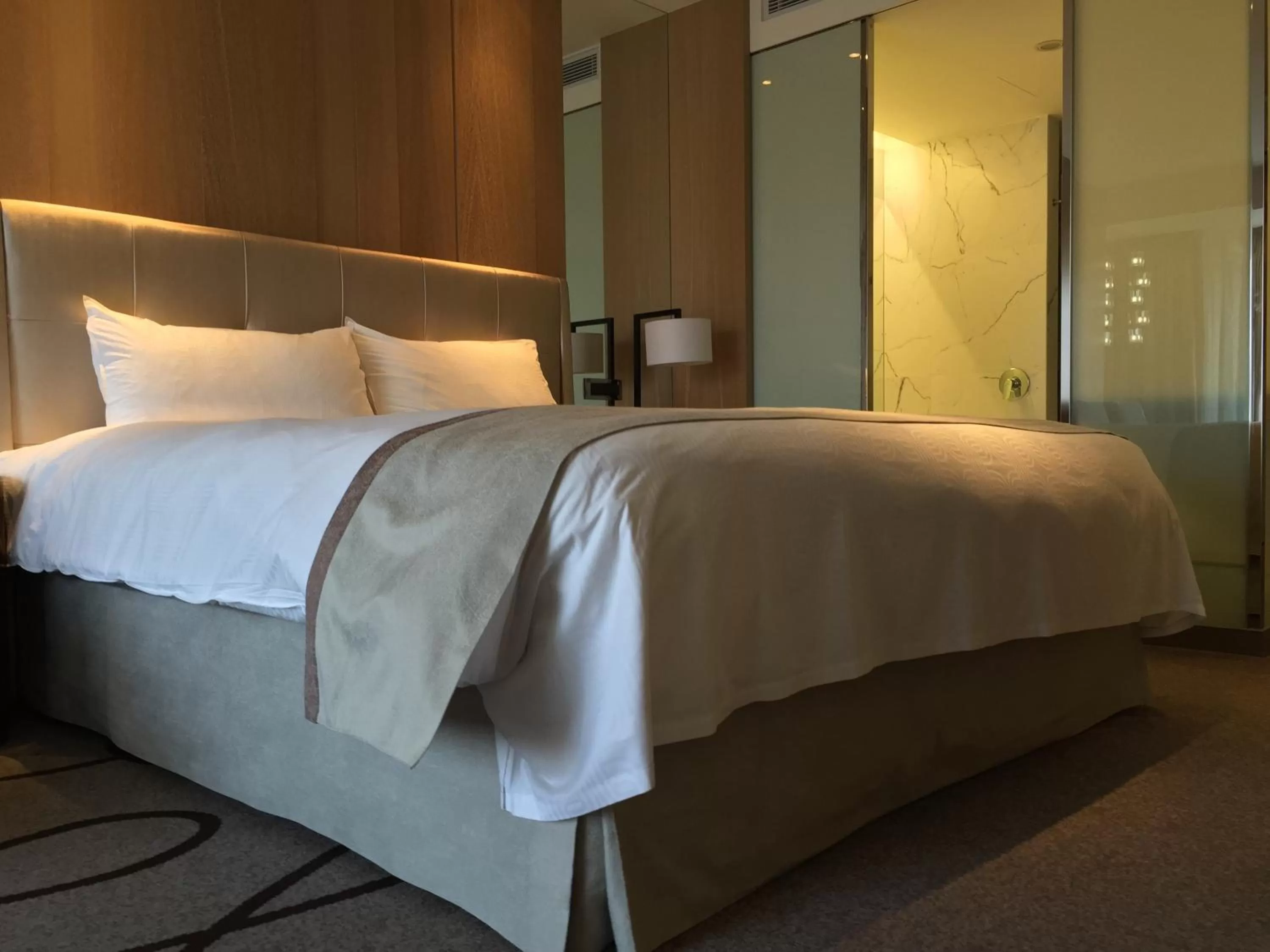 Bed in Kaohsiung Chateau de Chine Hotel