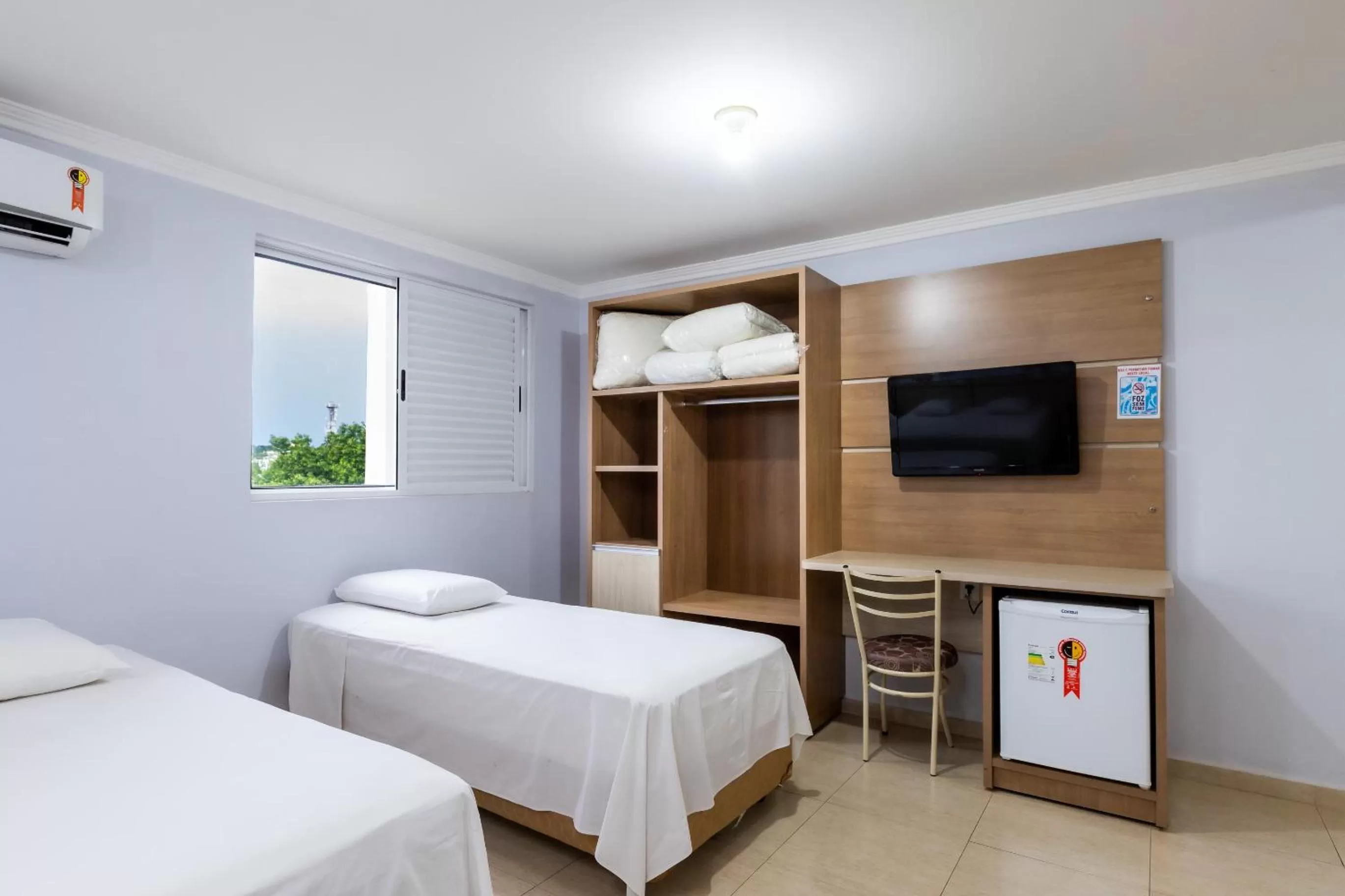 Photo of the whole room, Bed in Hotel Baviera Iguassu