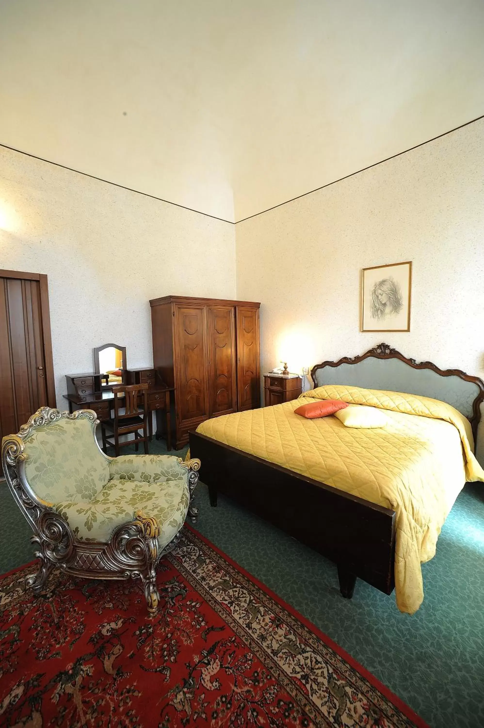 Photo of the whole room, Bed in Hotel Villa Kinzica