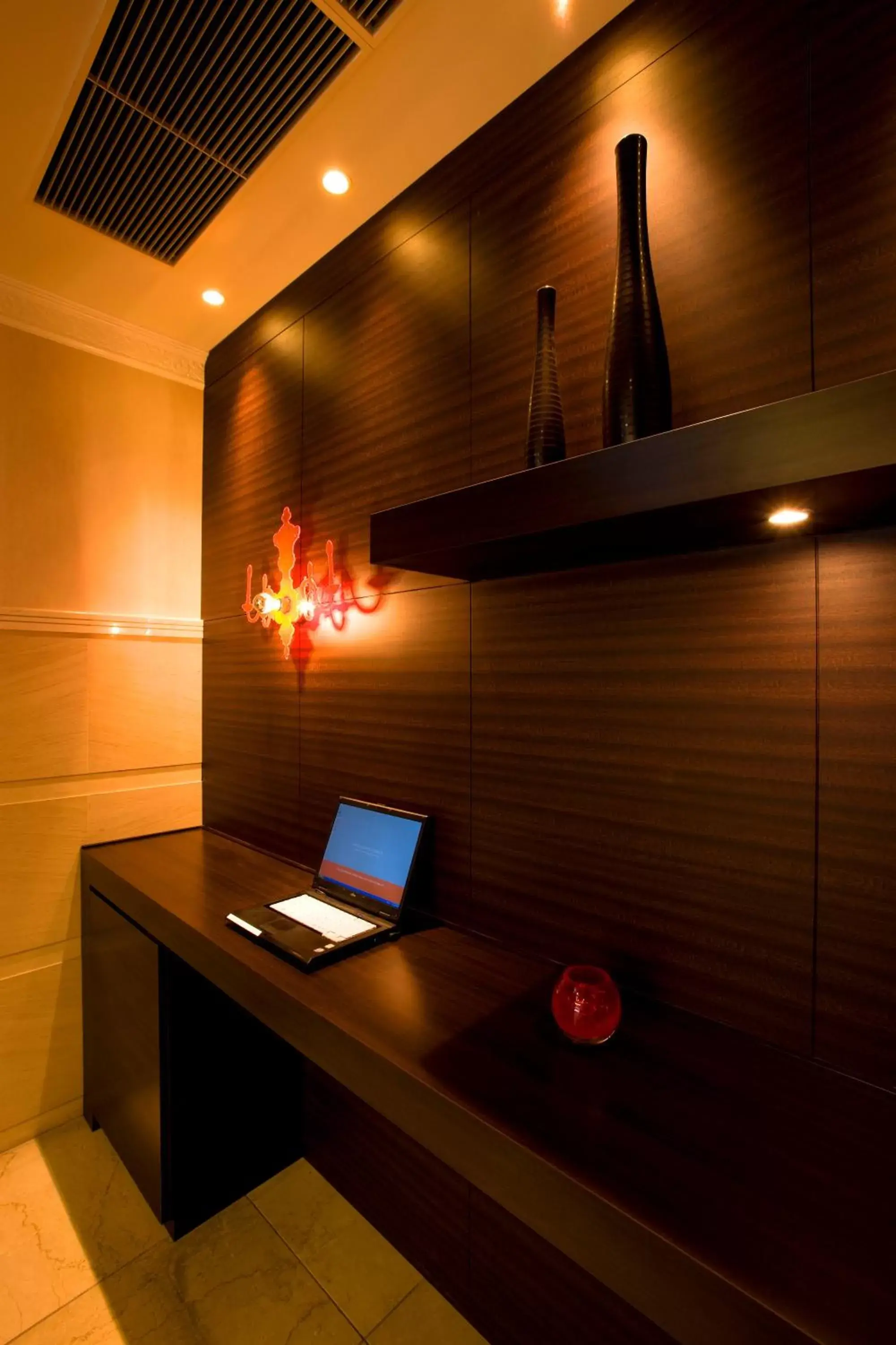 Lobby or reception in the b hakata Lobby or reception in the b hakata