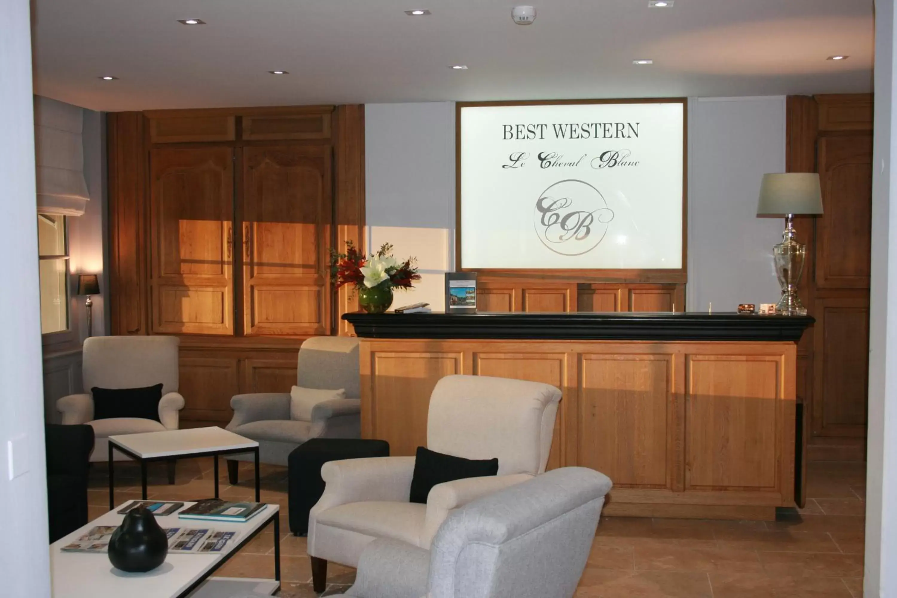 Lobby or reception, Lobby/Reception in Best Western Le Cheval Blanc -Centre- Vieux Port