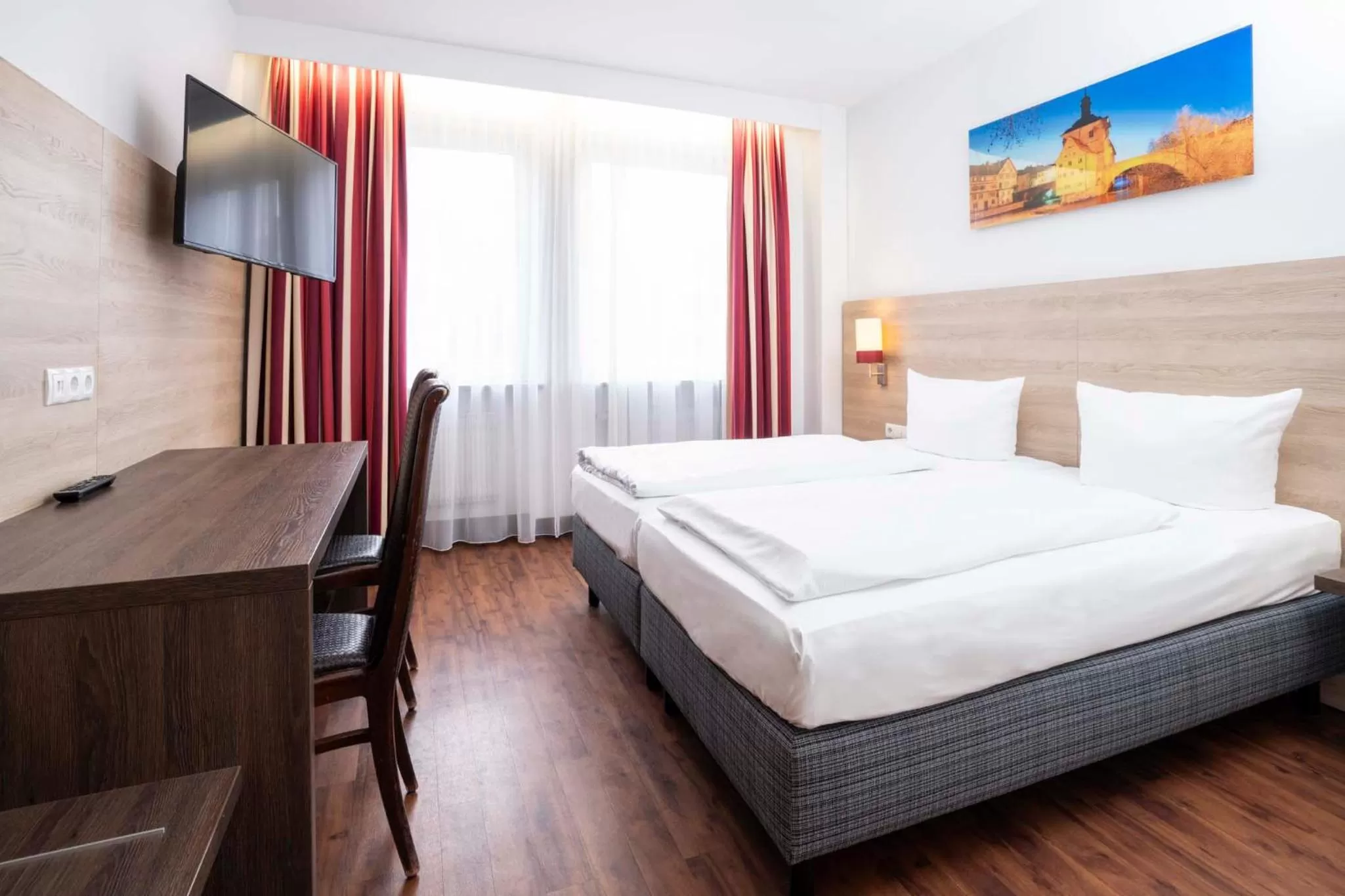 Photo of the whole room, Bed in Hotel National