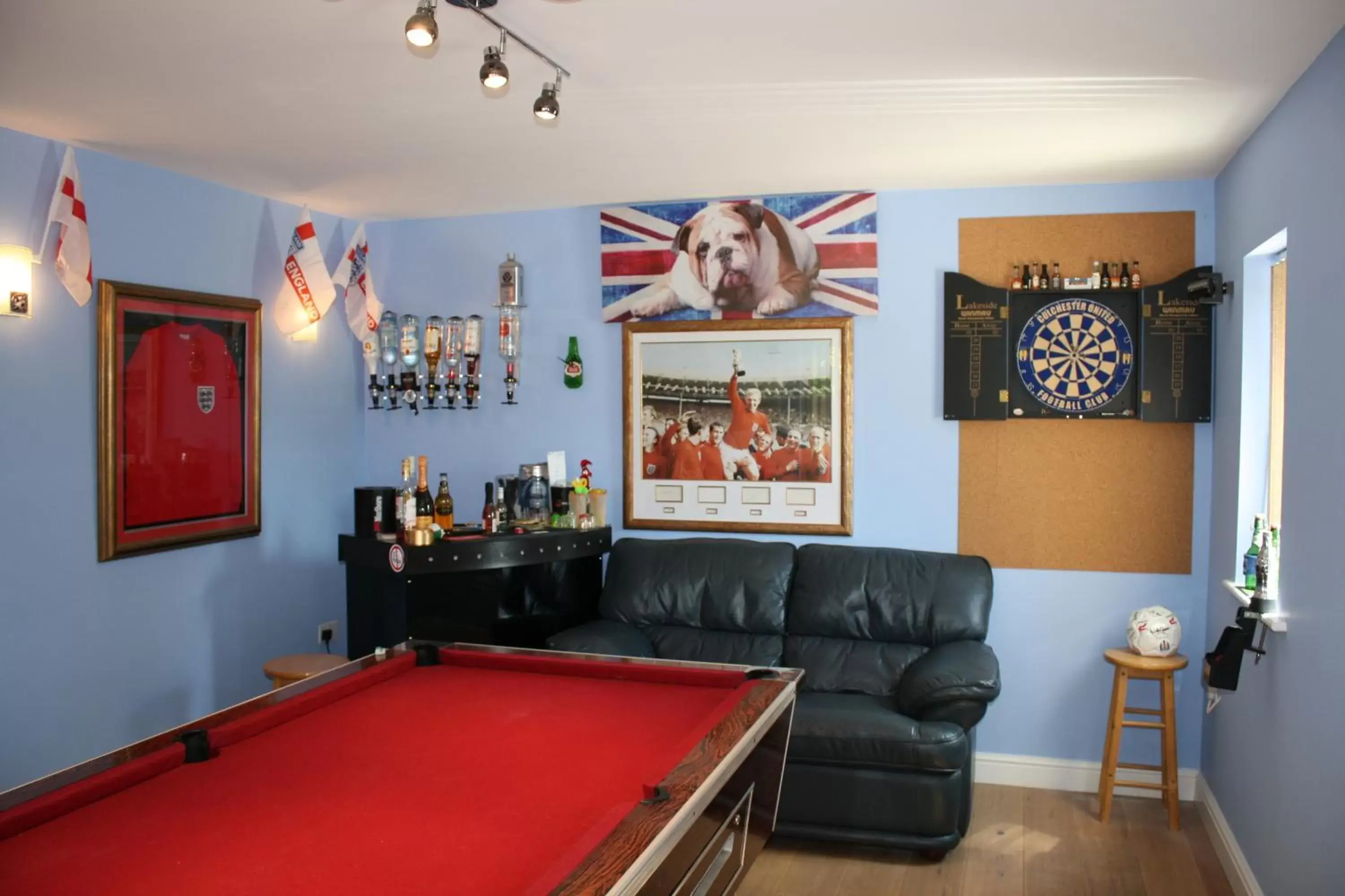 Summer, Billiards in B&B Dorwyn Manor