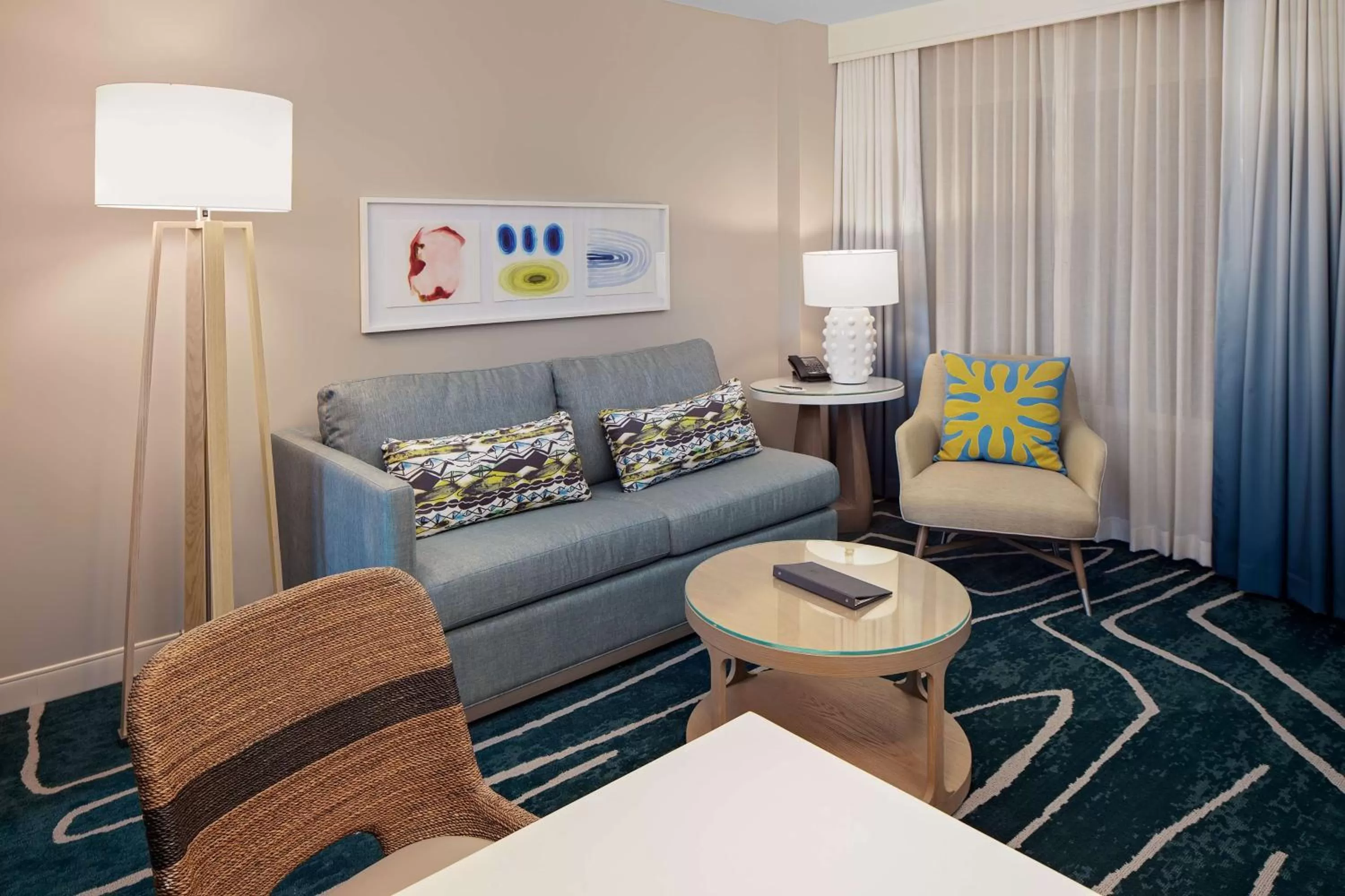 Living room in Embassy Suites by Hilton San Diego Bay Downtown