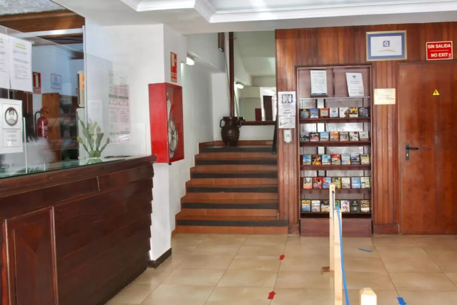 Lobby or reception in Hotel Tropical Lobby or reception in Hotel Tropical