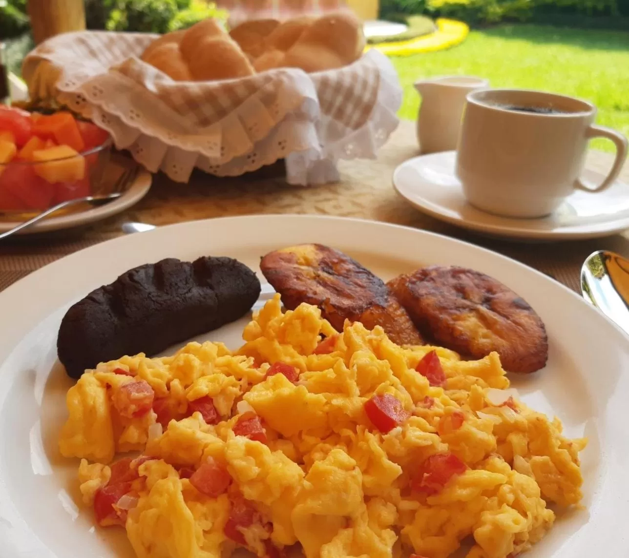 Breakfast in Hostal Villa Toscana