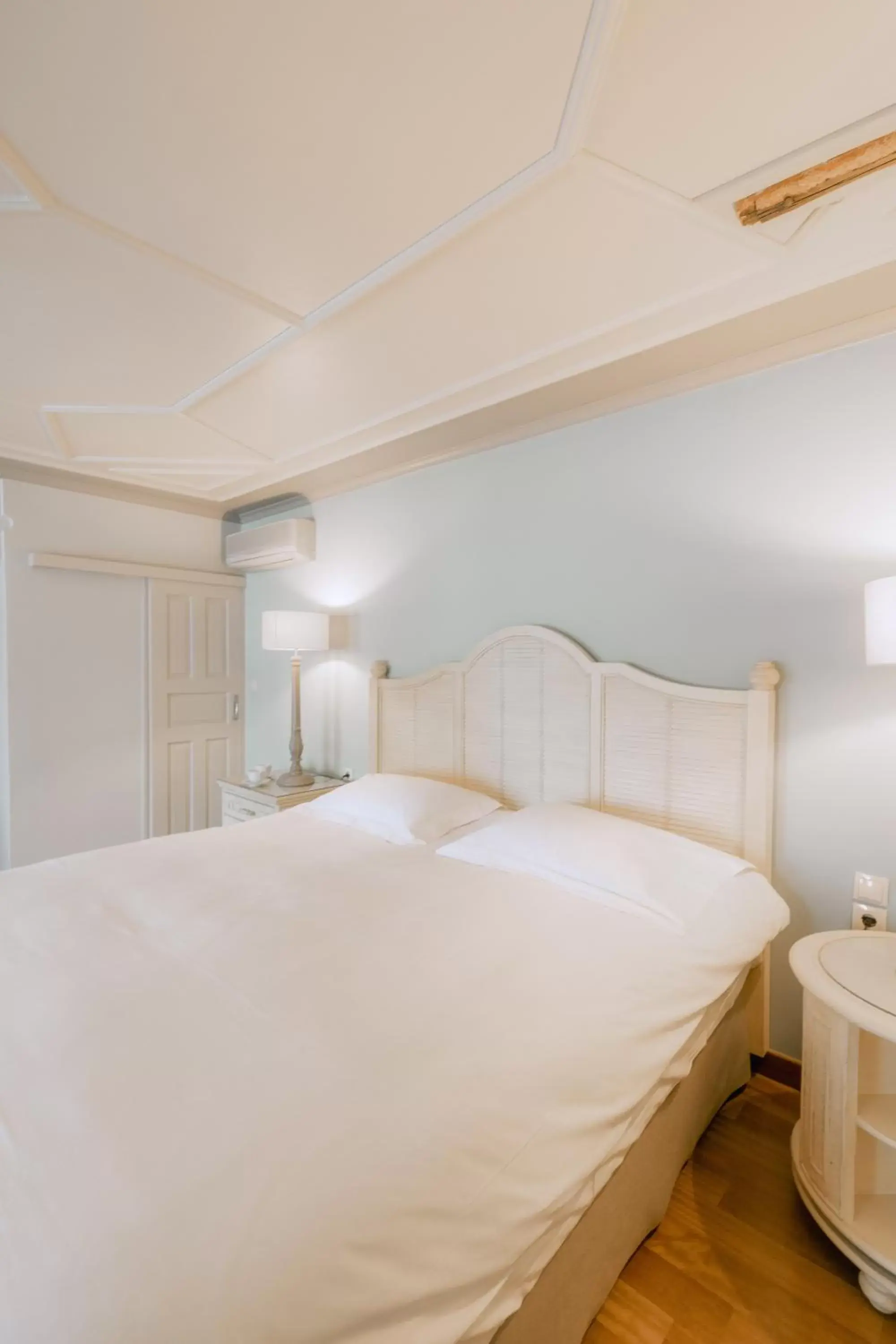 Bed in Kastello Hotel