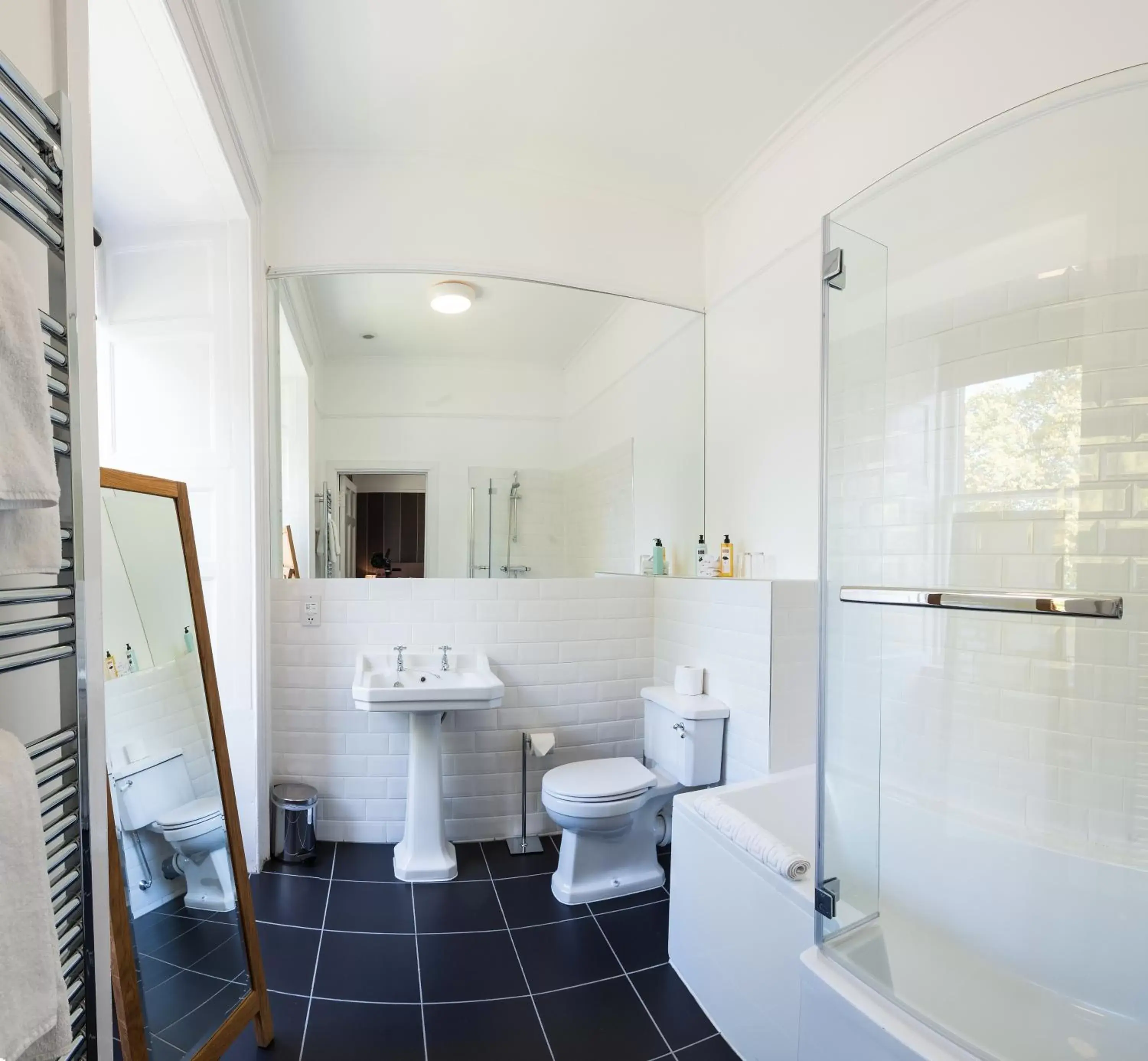 Shower, Bathroom in Glen Mhor Hotel