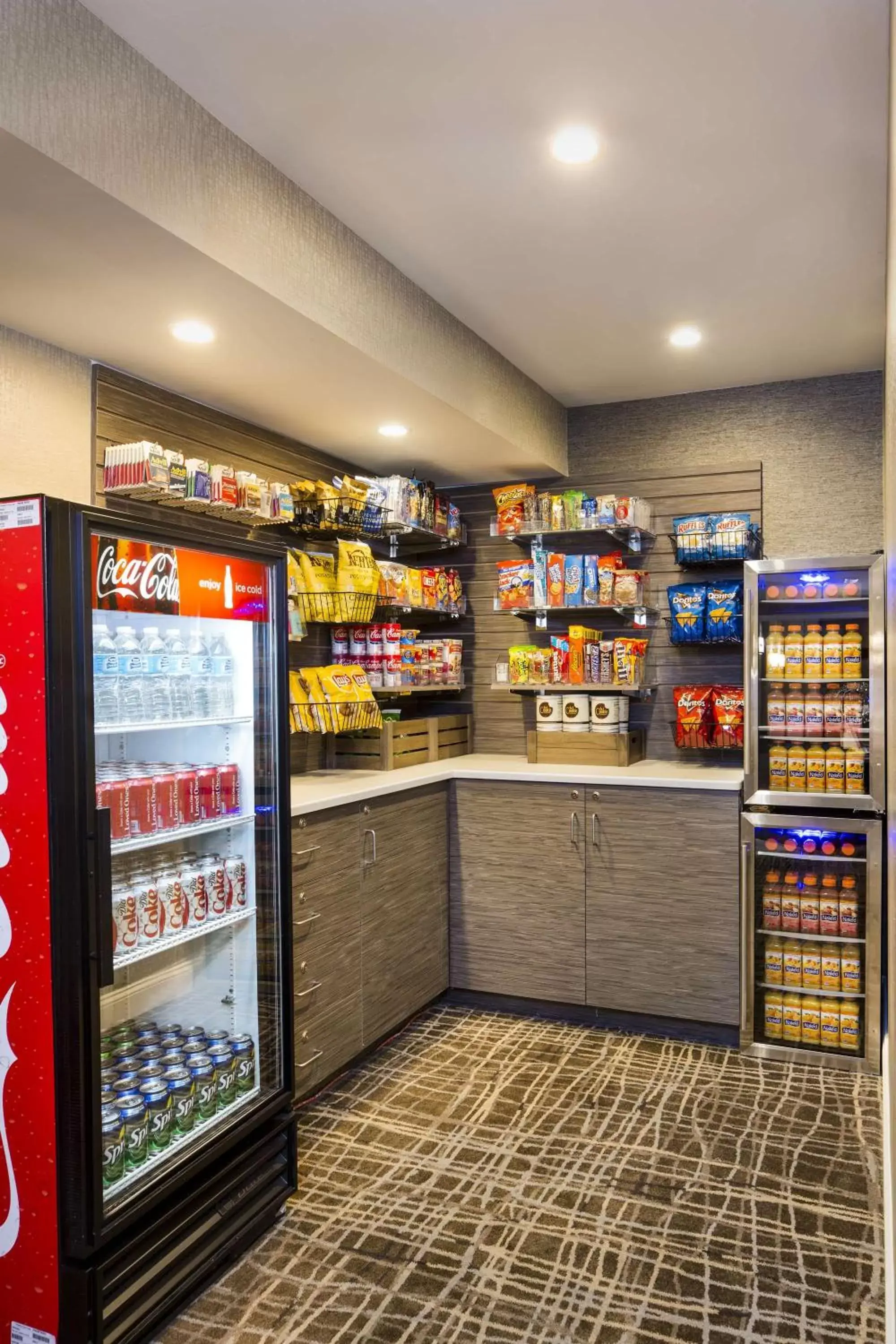 Restaurant/places to eat in Doubletree by Hilton Laurel, MD Restaurant/places to eat in Doubletree by Hilton Laurel, MD