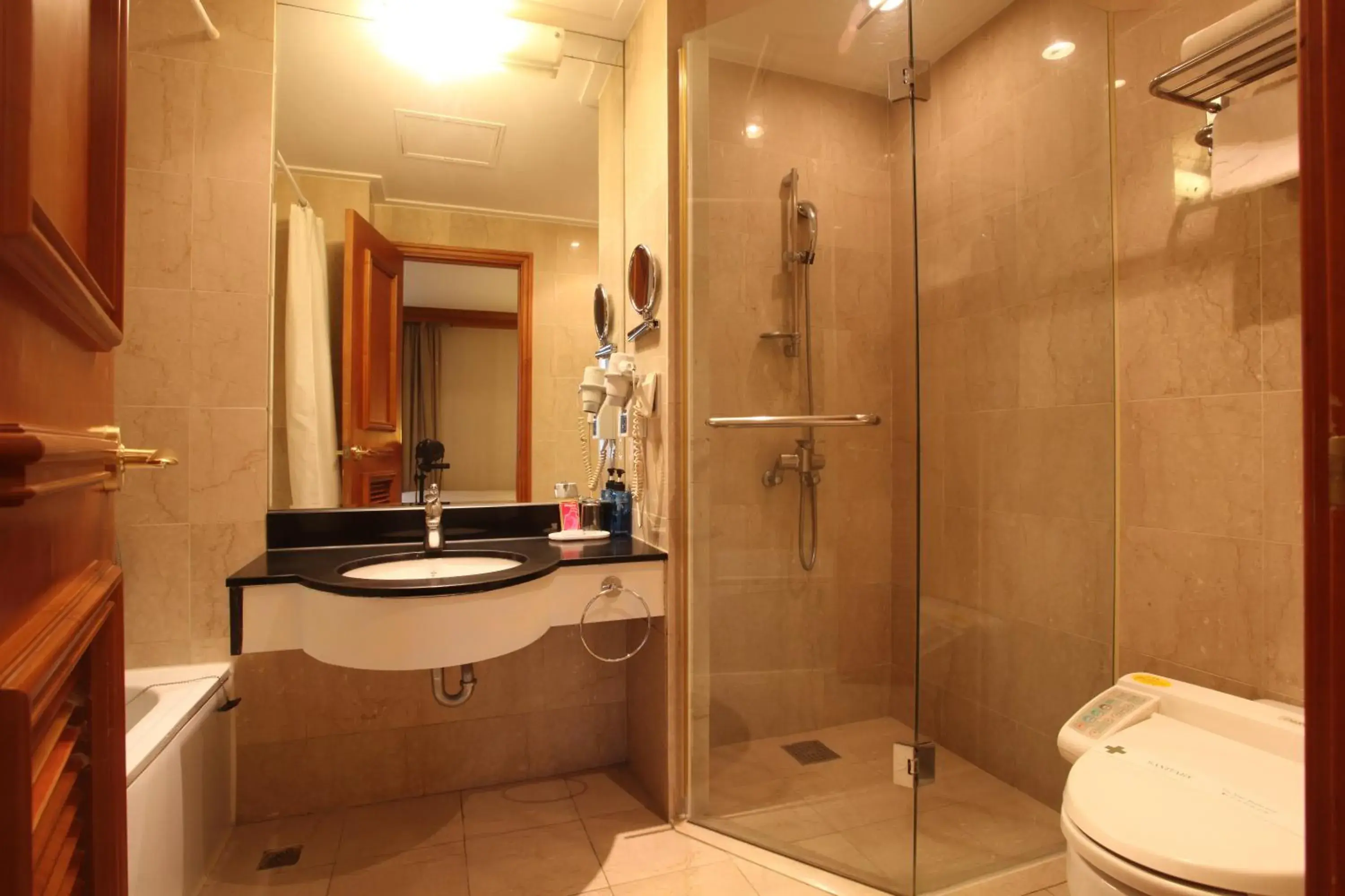 Bathroom in Karak Tourist Hotel