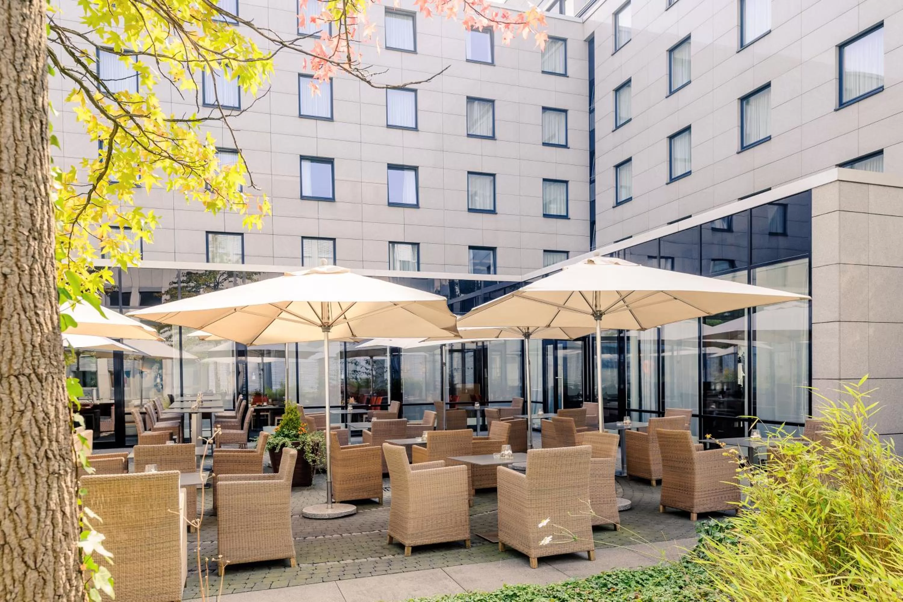 Patio in Mercure Hotel Düsseldorf City Nord