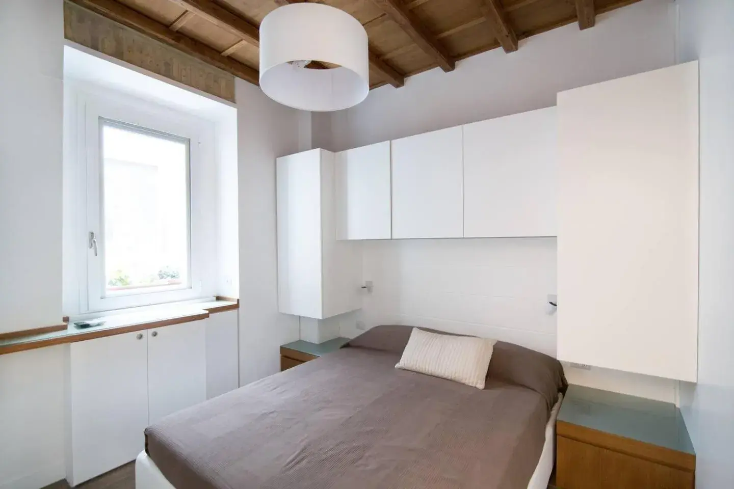 Bed in Domenichino Luxury Home
