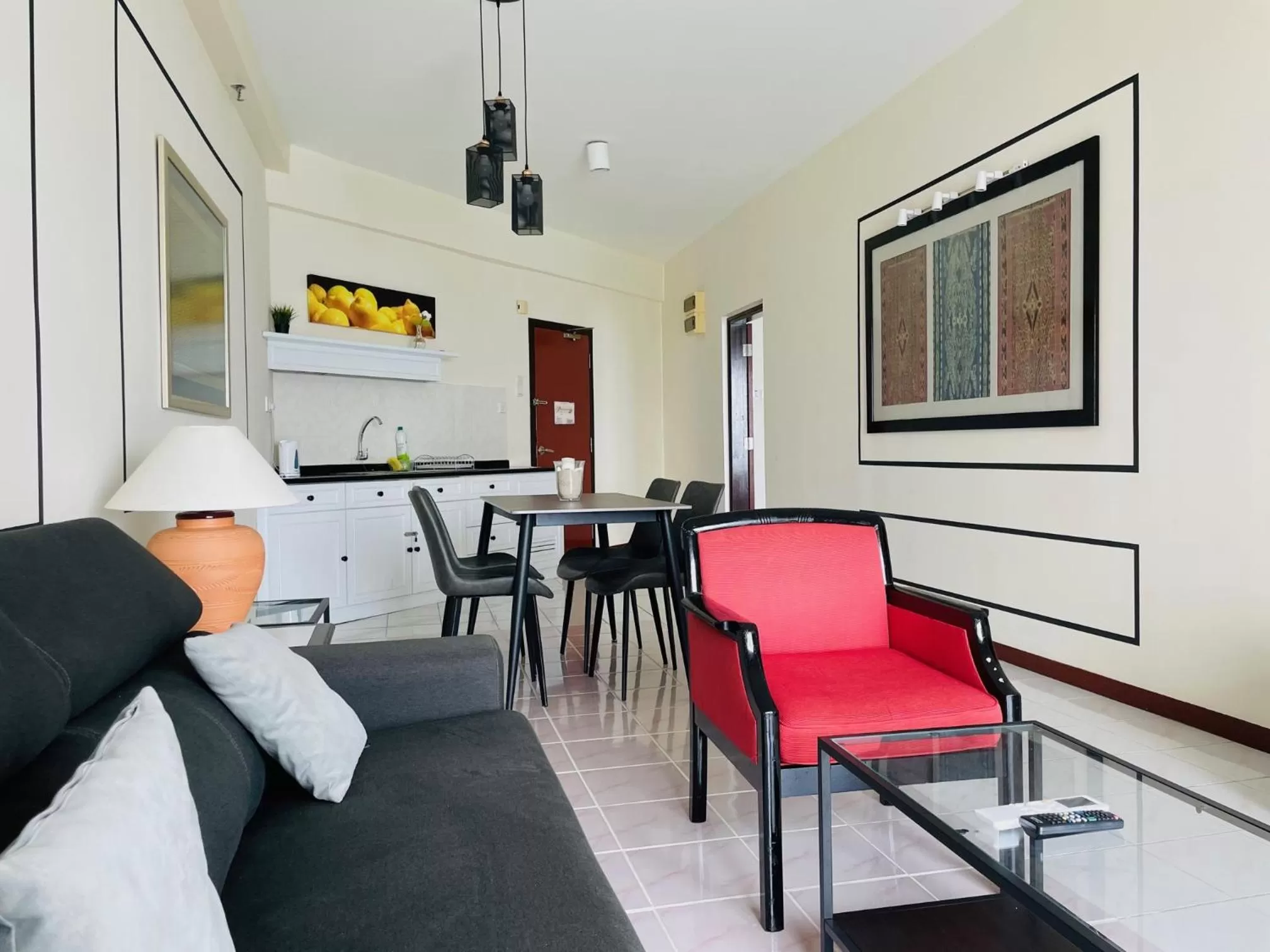 Seating Area in Seaview Suite at Rainbow Paradise