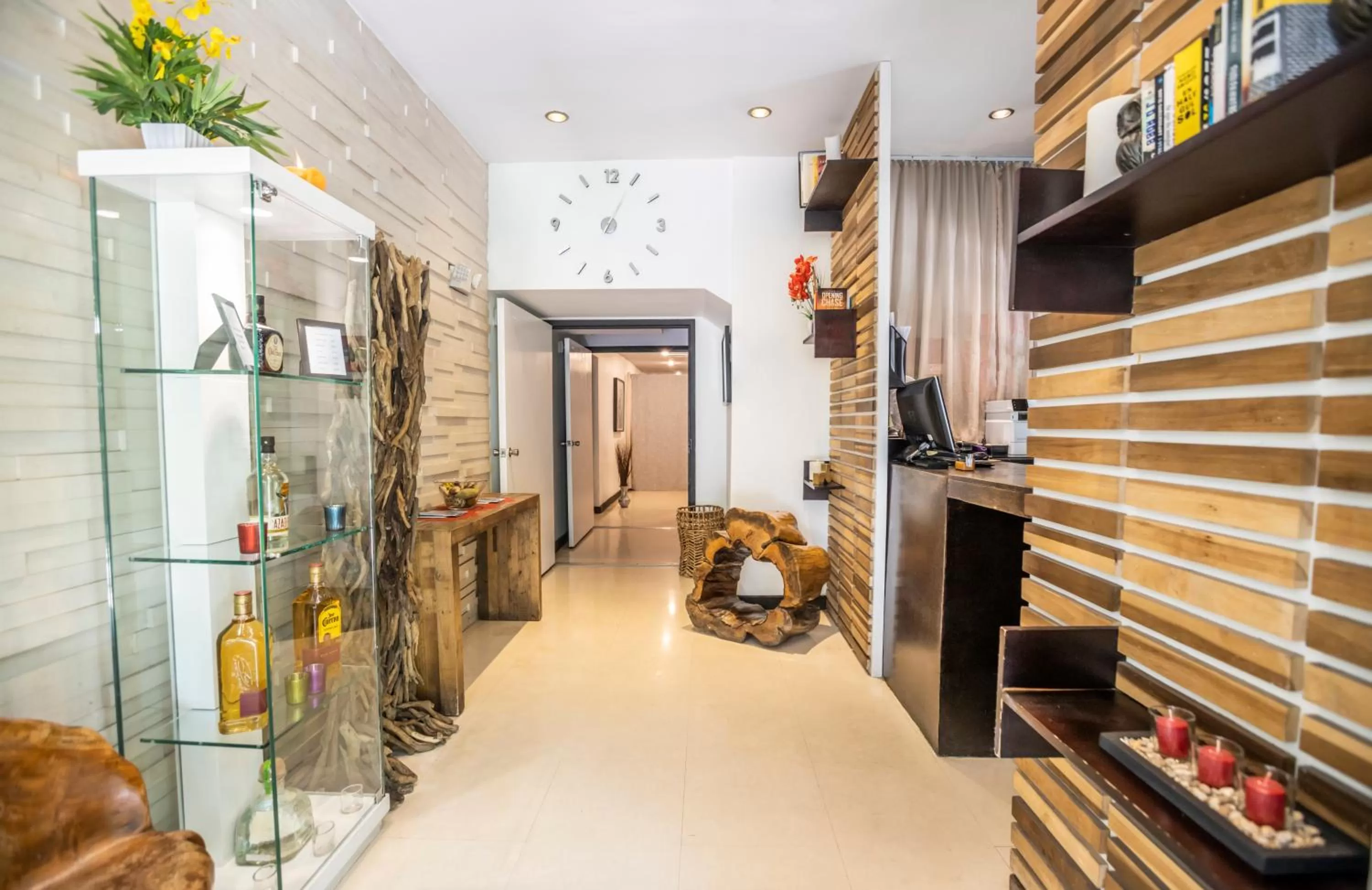 Lobby or reception in Metropole Suites South Beach