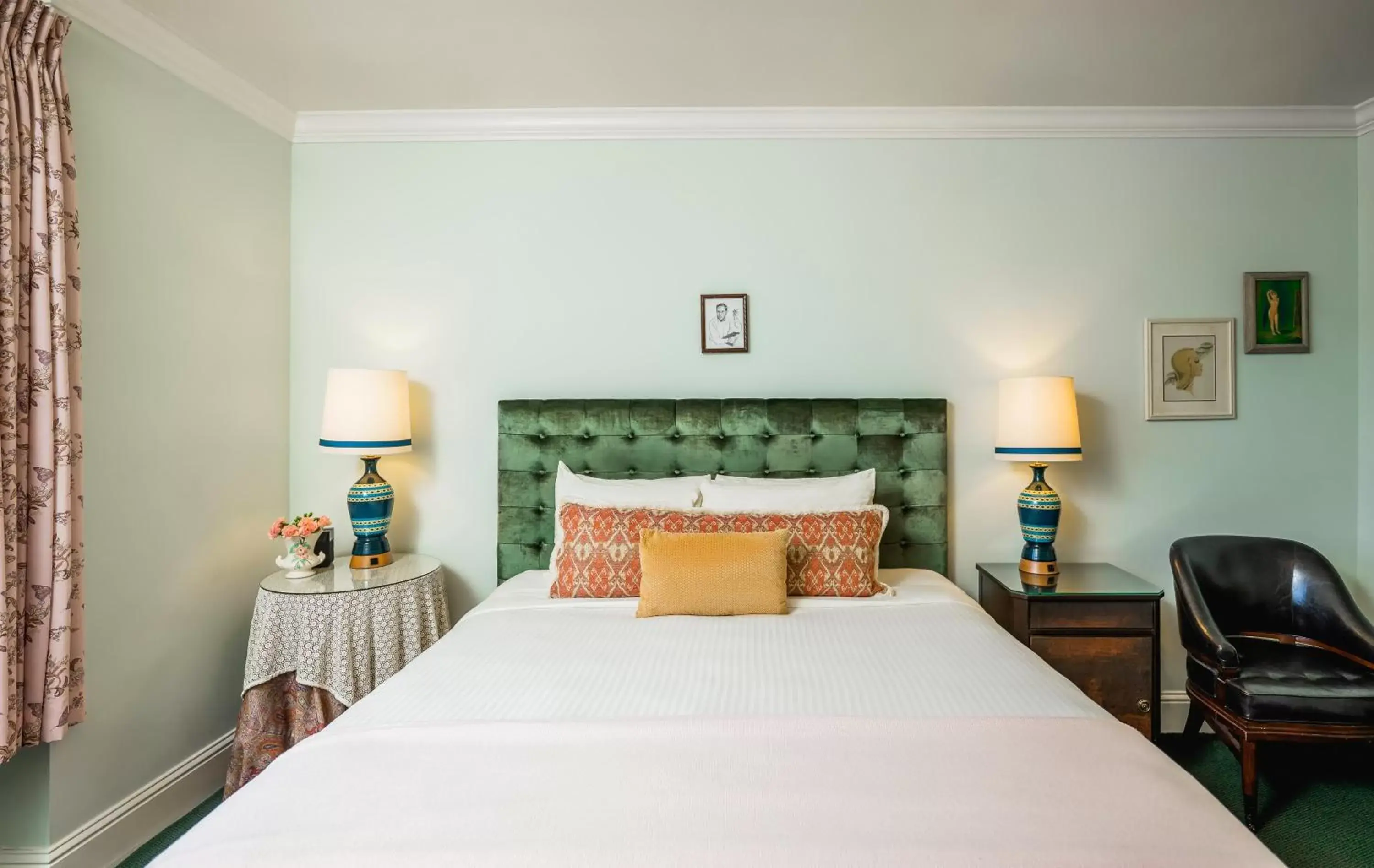 King Room - Disability Access in The Pontchartrain Hotel King Room - Disability Access in The Pontchartrain Hotel