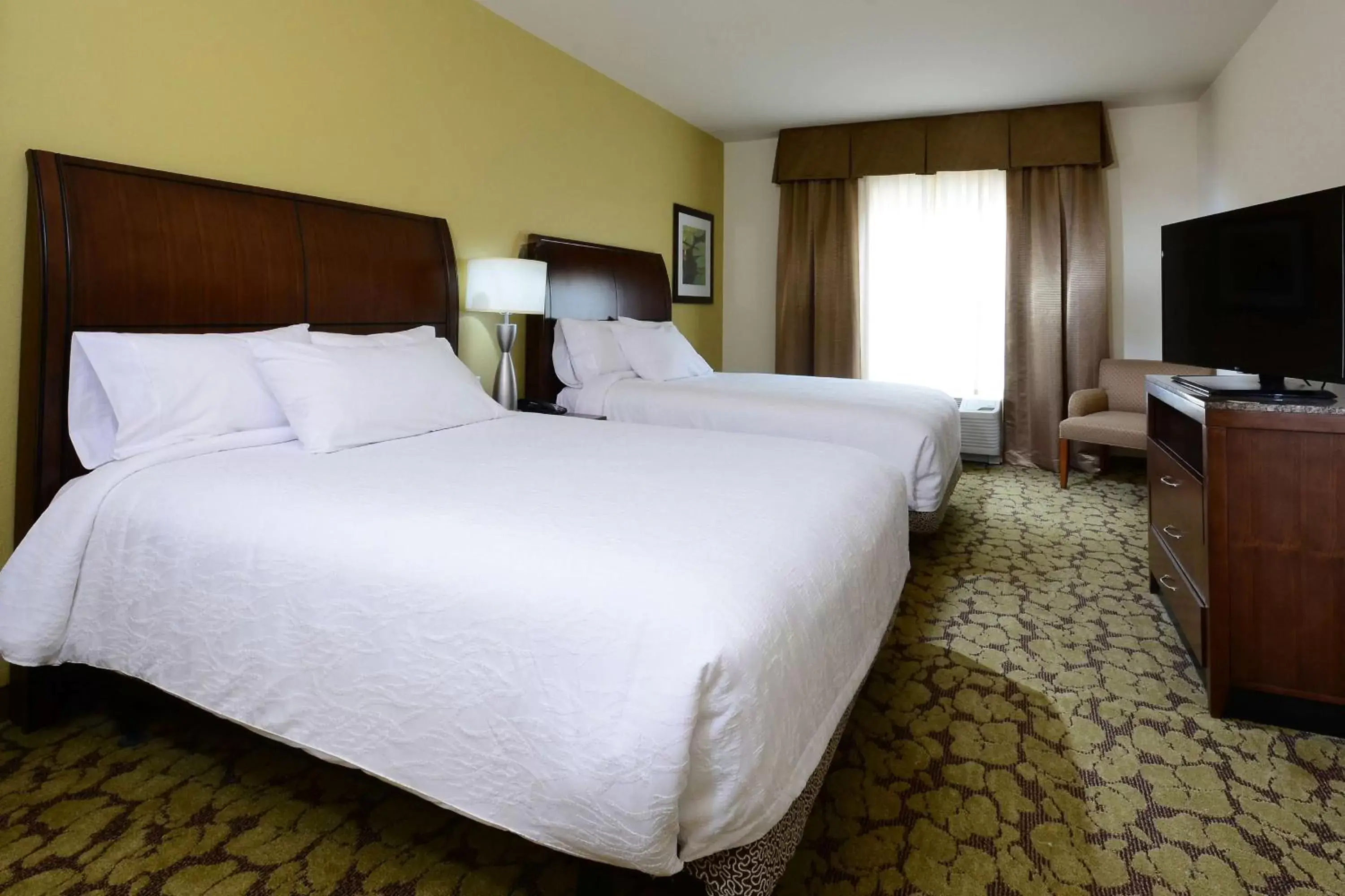 Bed in Hilton Garden Inn Greensboro Airport