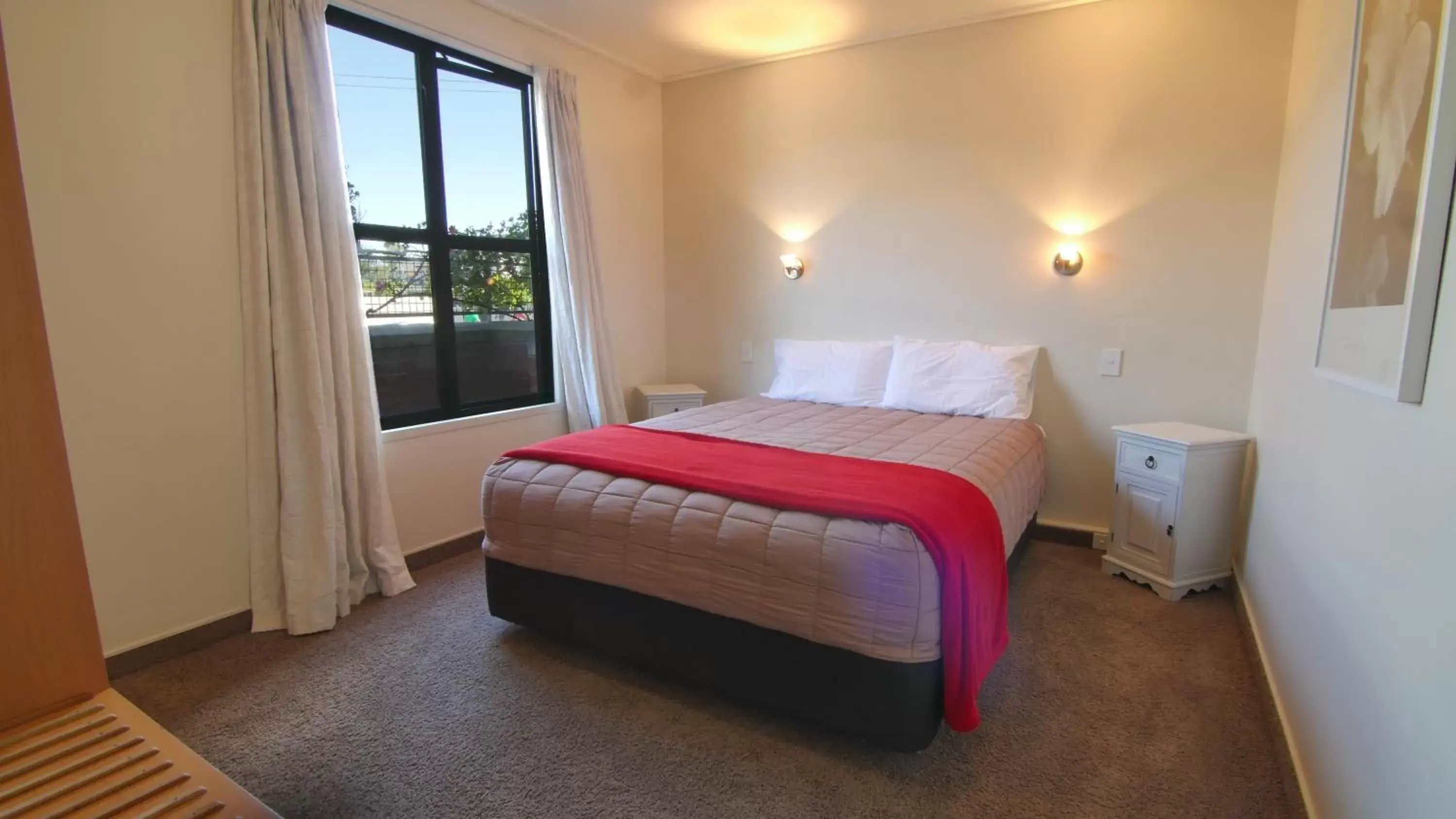 Bedroom, Bed in Country Glen Lodge