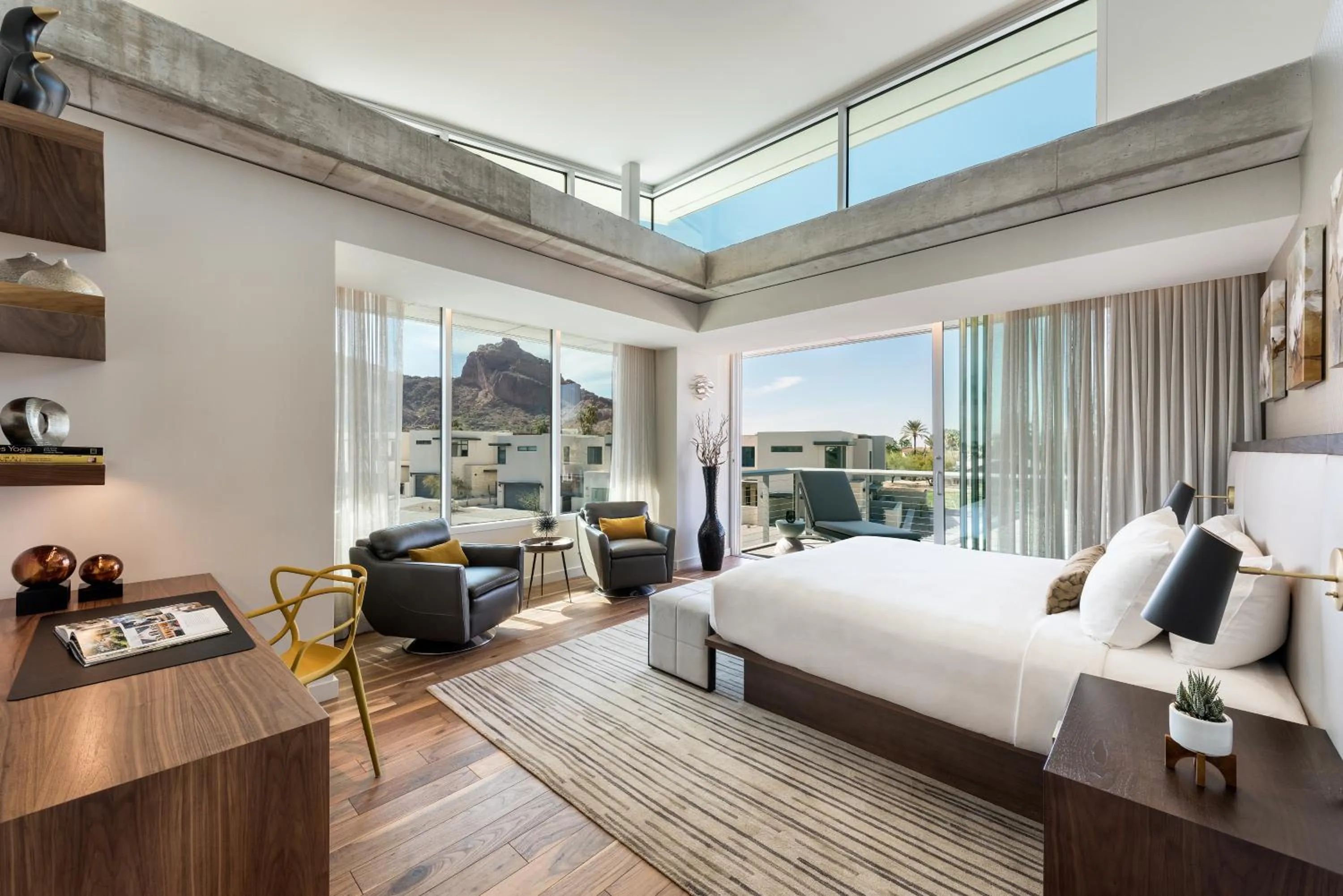 Photo of the whole room, Bed in Mountain Shadows Resort Scottsdale