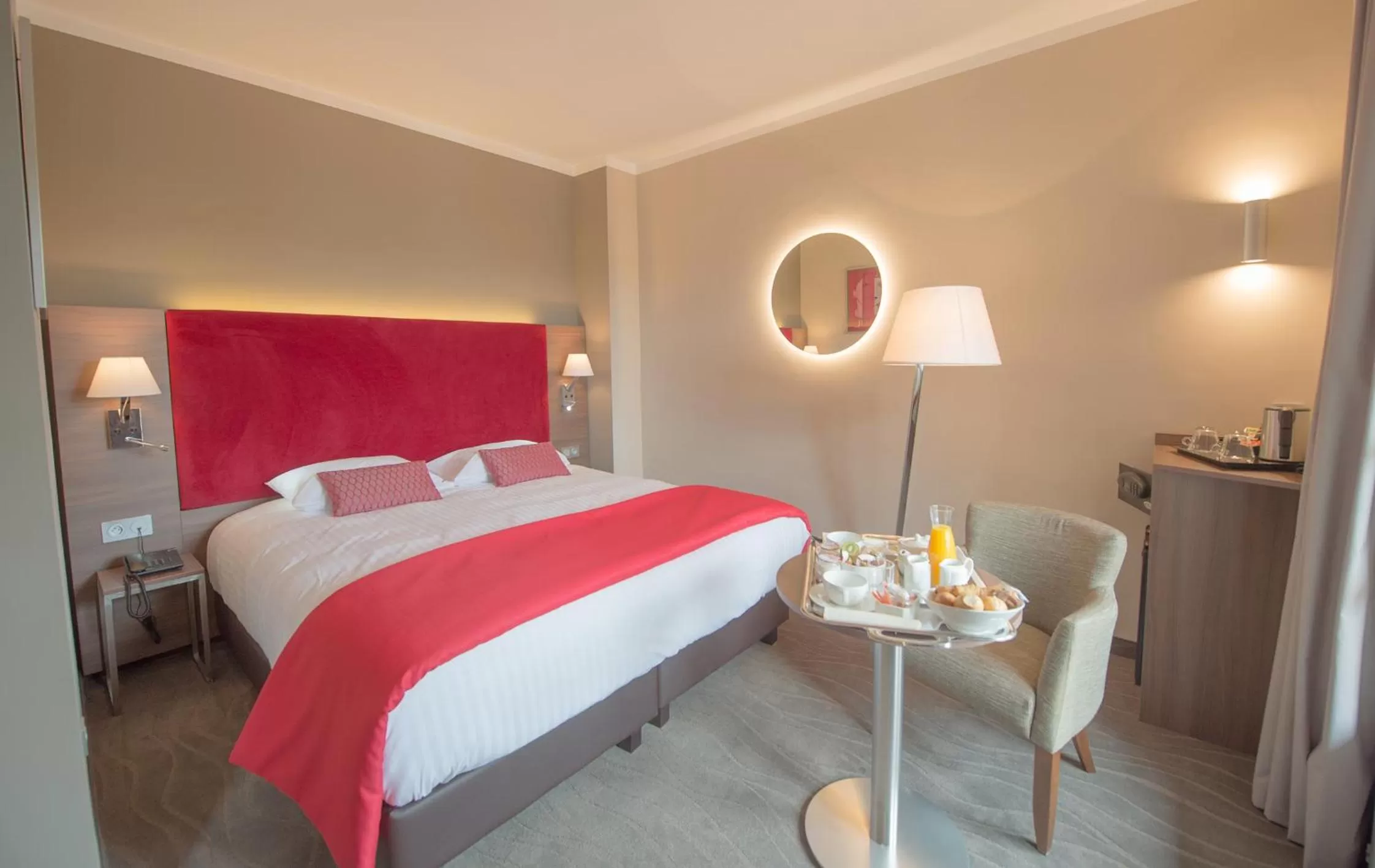 Bed in Hotel Lou Castelet