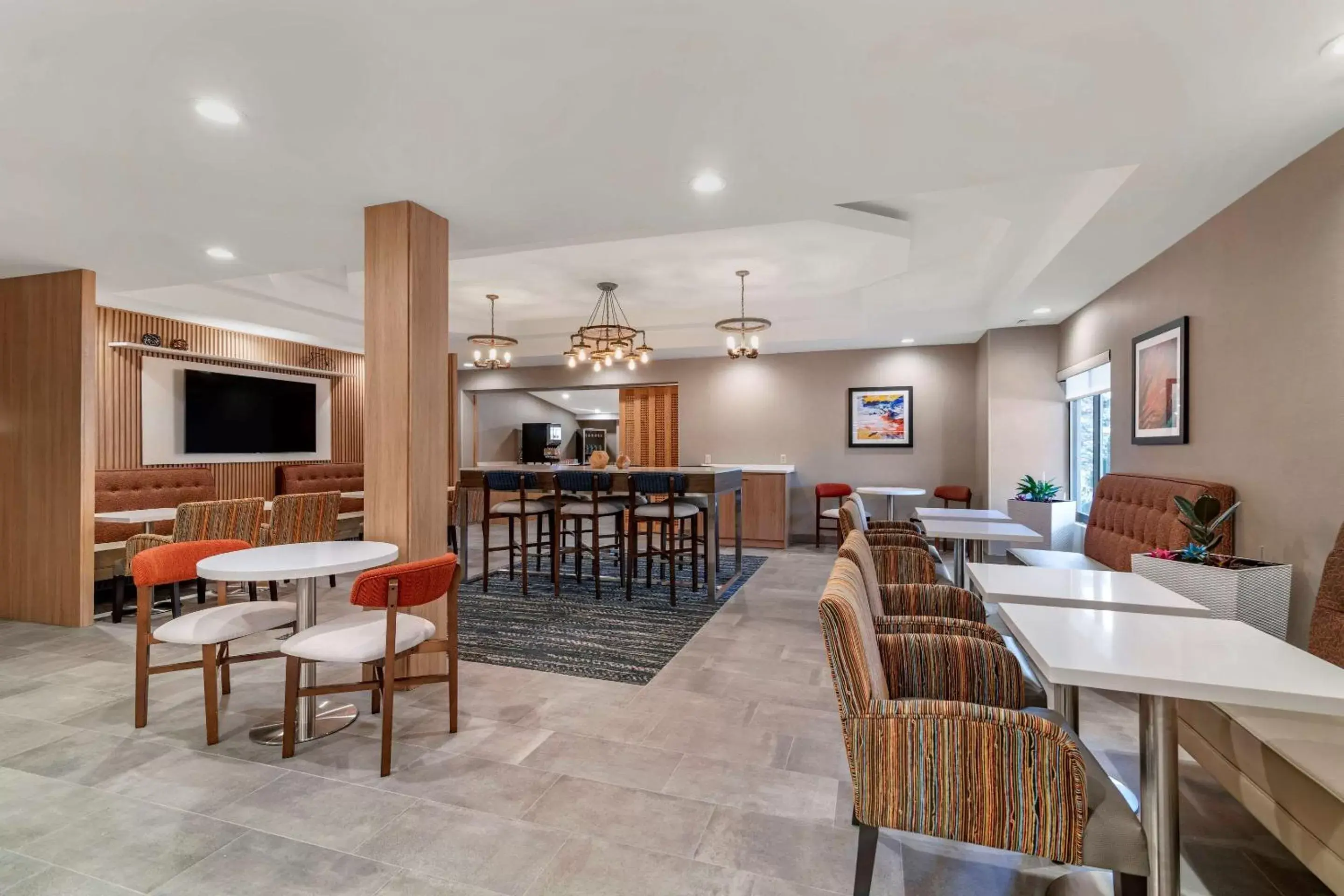 Restaurant/places to eat in Clarion Inn Restaurant/places to eat in Clarion Inn