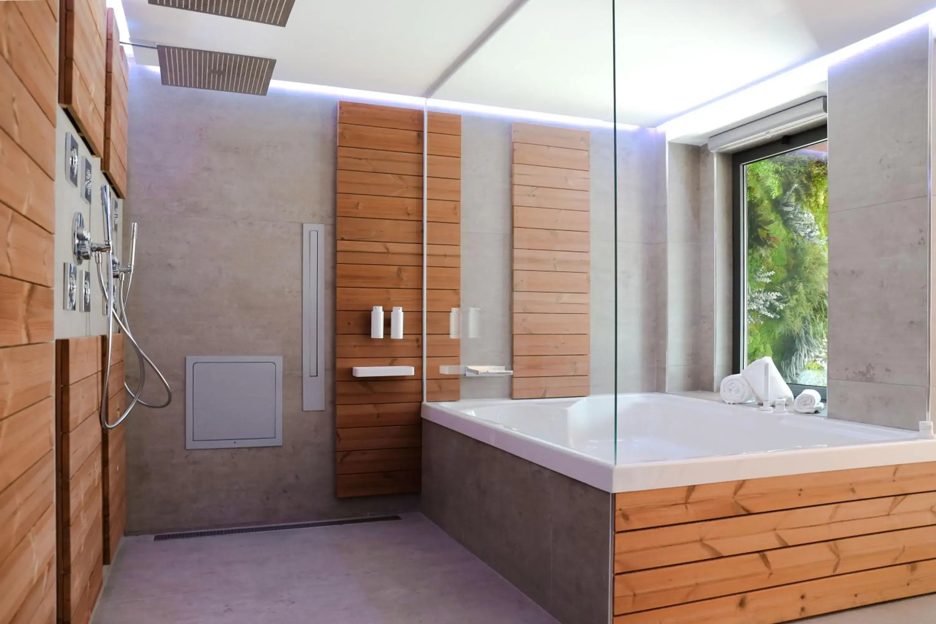 Hot Tub, Bathroom in Hotel Kaktus Playa