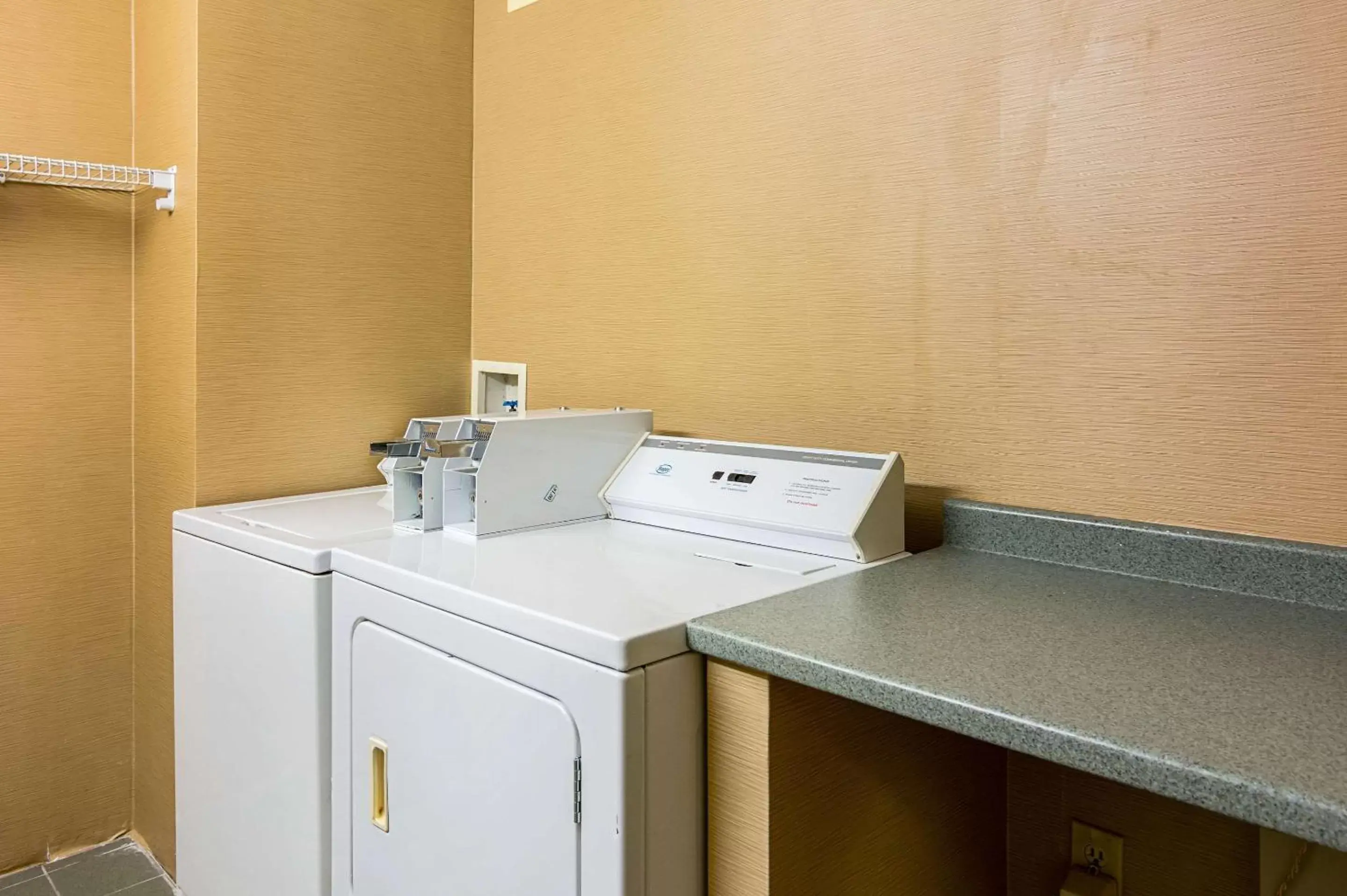 On site, Bathroom in Comfort Inn Herndon-Reston