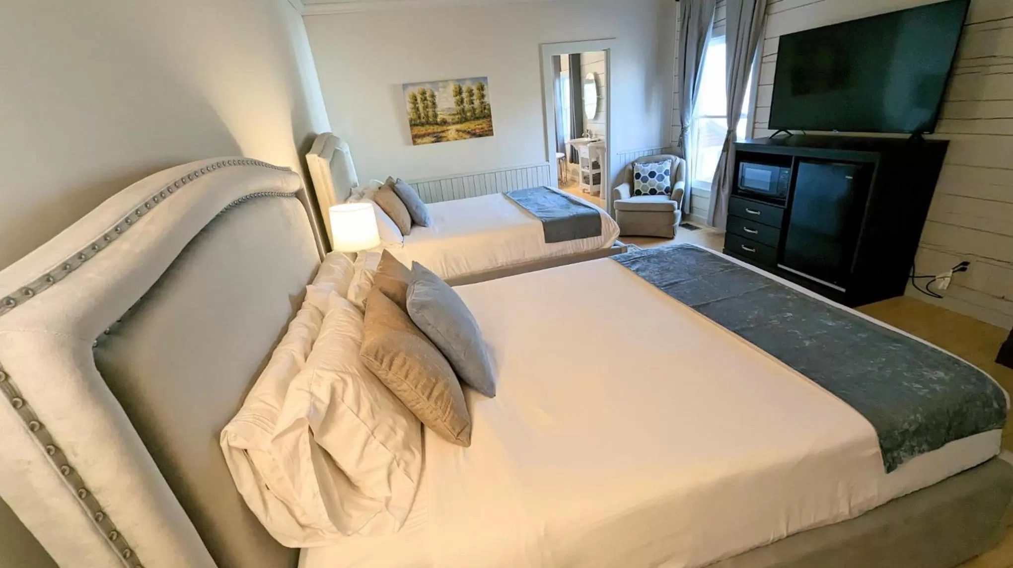 Bedroom, Bed in Barefoot Hills