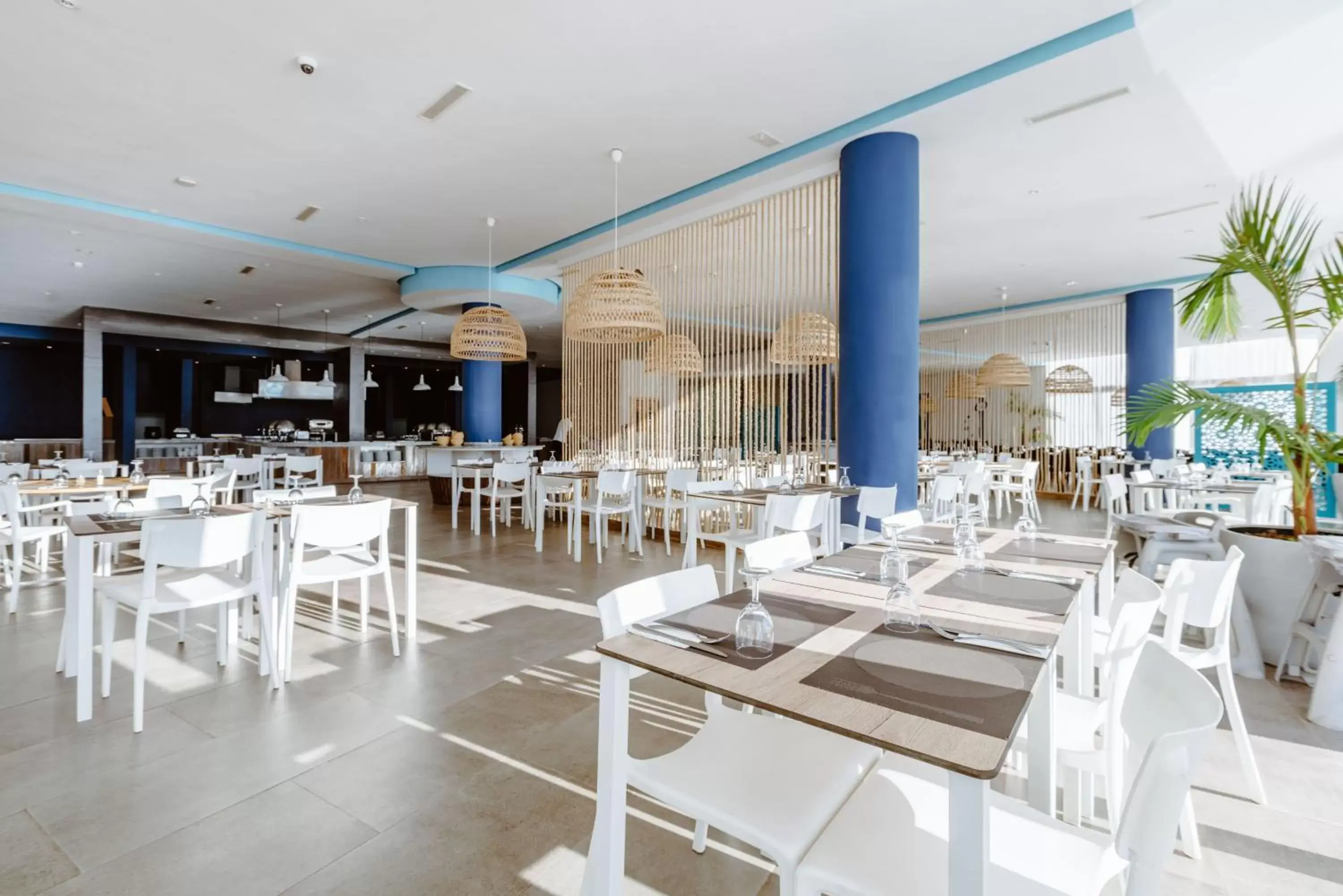 Restaurant/Places to Eat in Lixus Beach Resort - All In