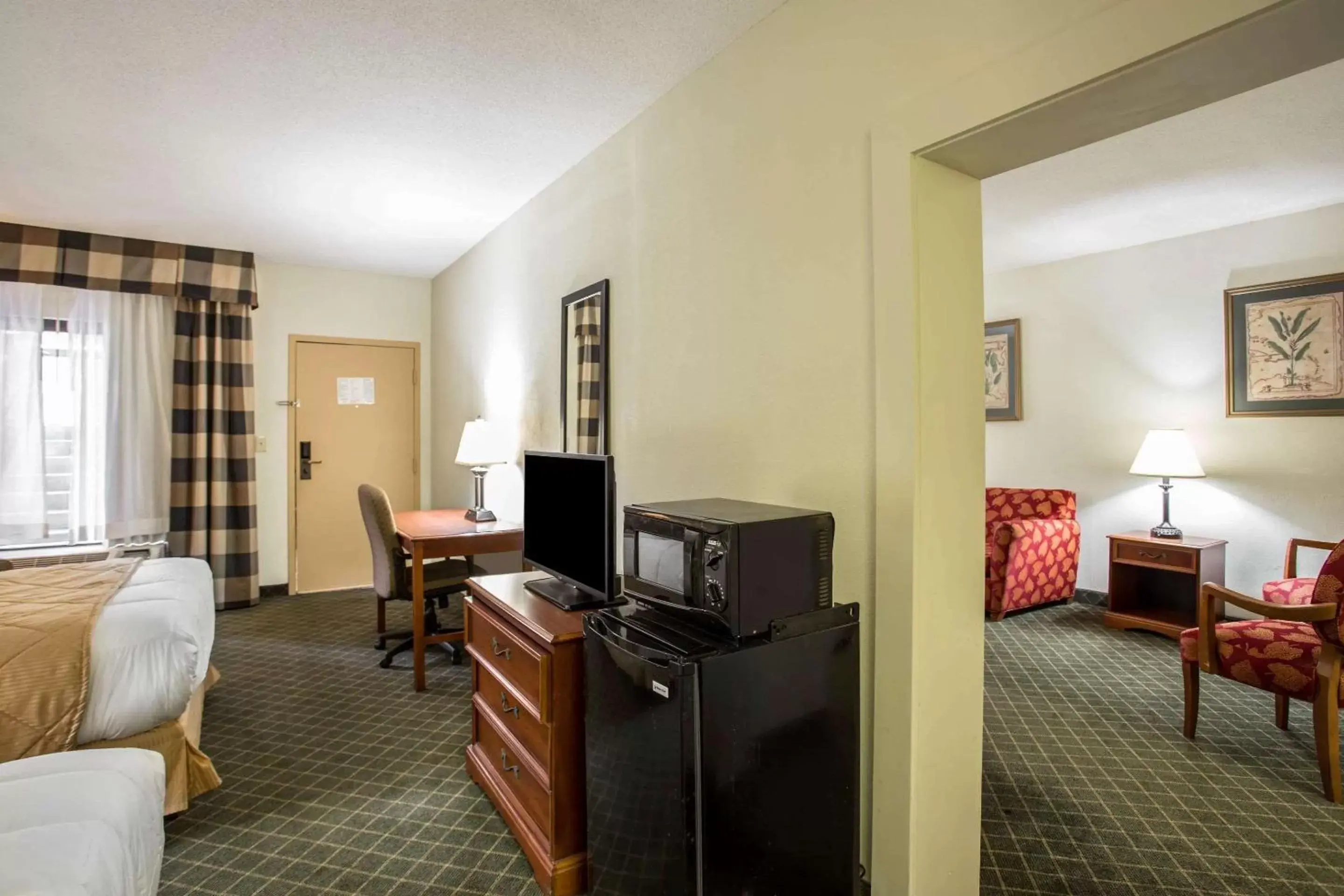 Photo of the whole room, TV/Entertainment Center in Clarion Inn & Suites Aiken