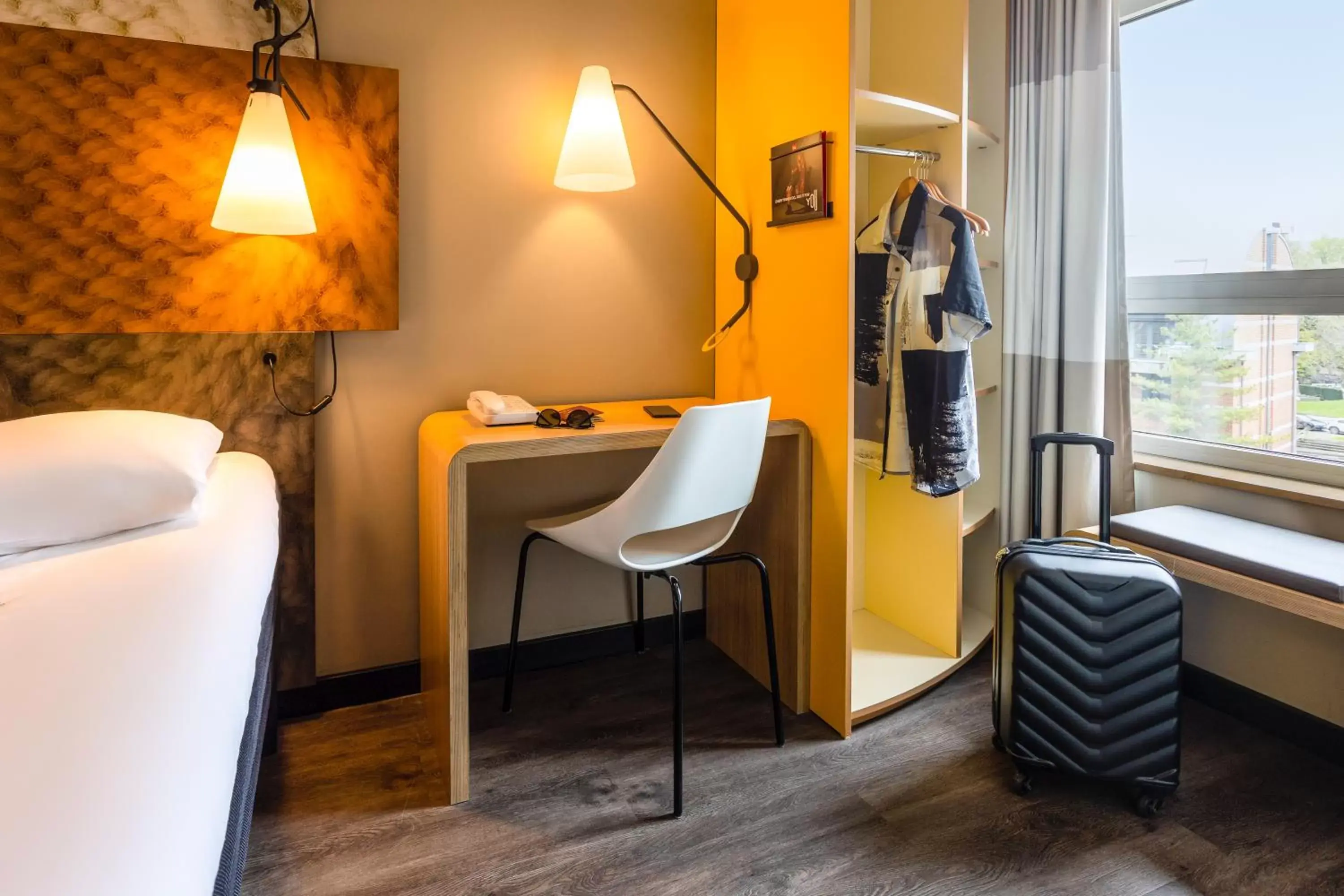 Bedroom, Bathroom in ibis Leuven Centrum