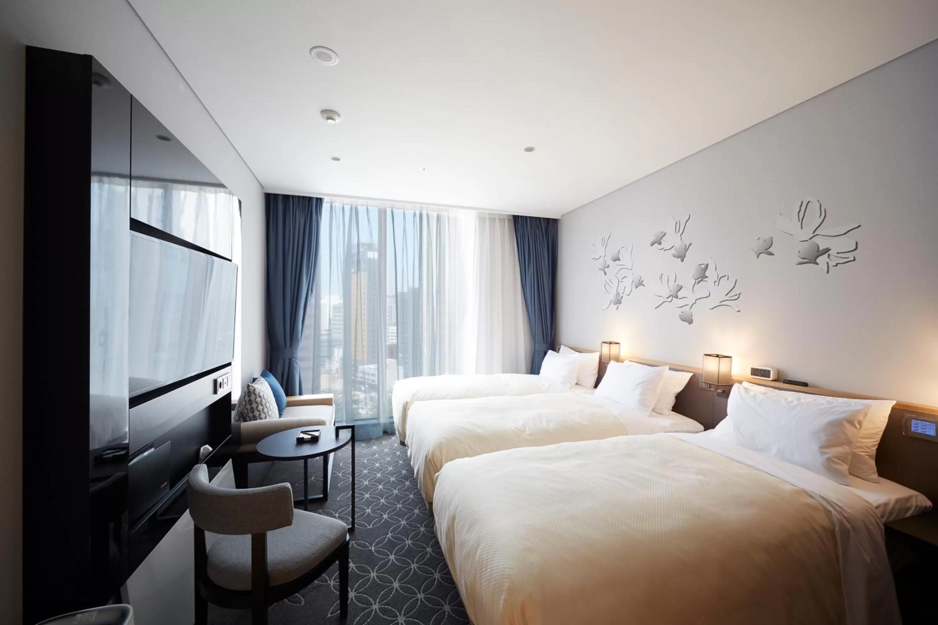 Photo of the whole room, Bed in Hotel Gracery Seoul