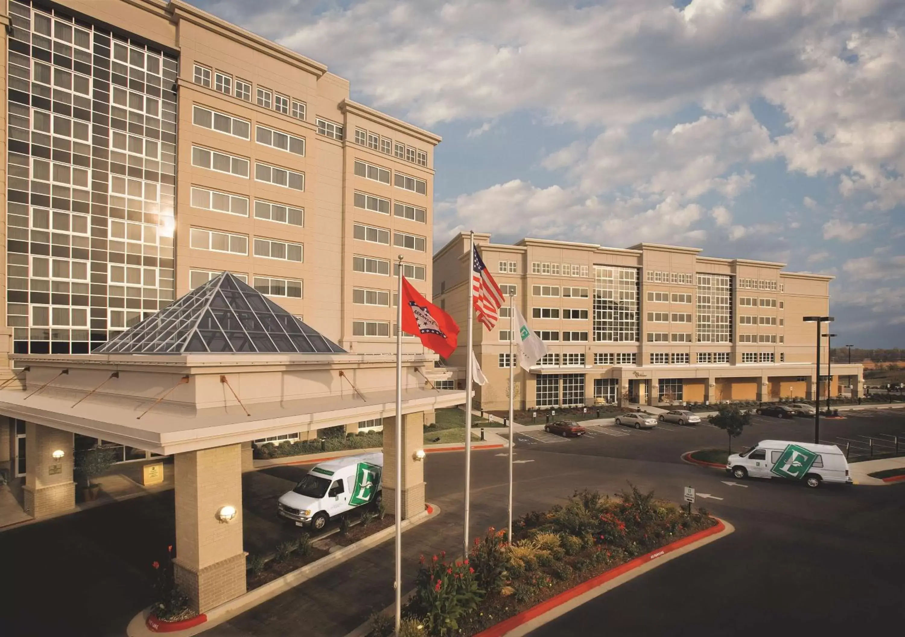 Property building in Embassy Suites Northwest Arkansas - Hotel, Spa & Convention Center