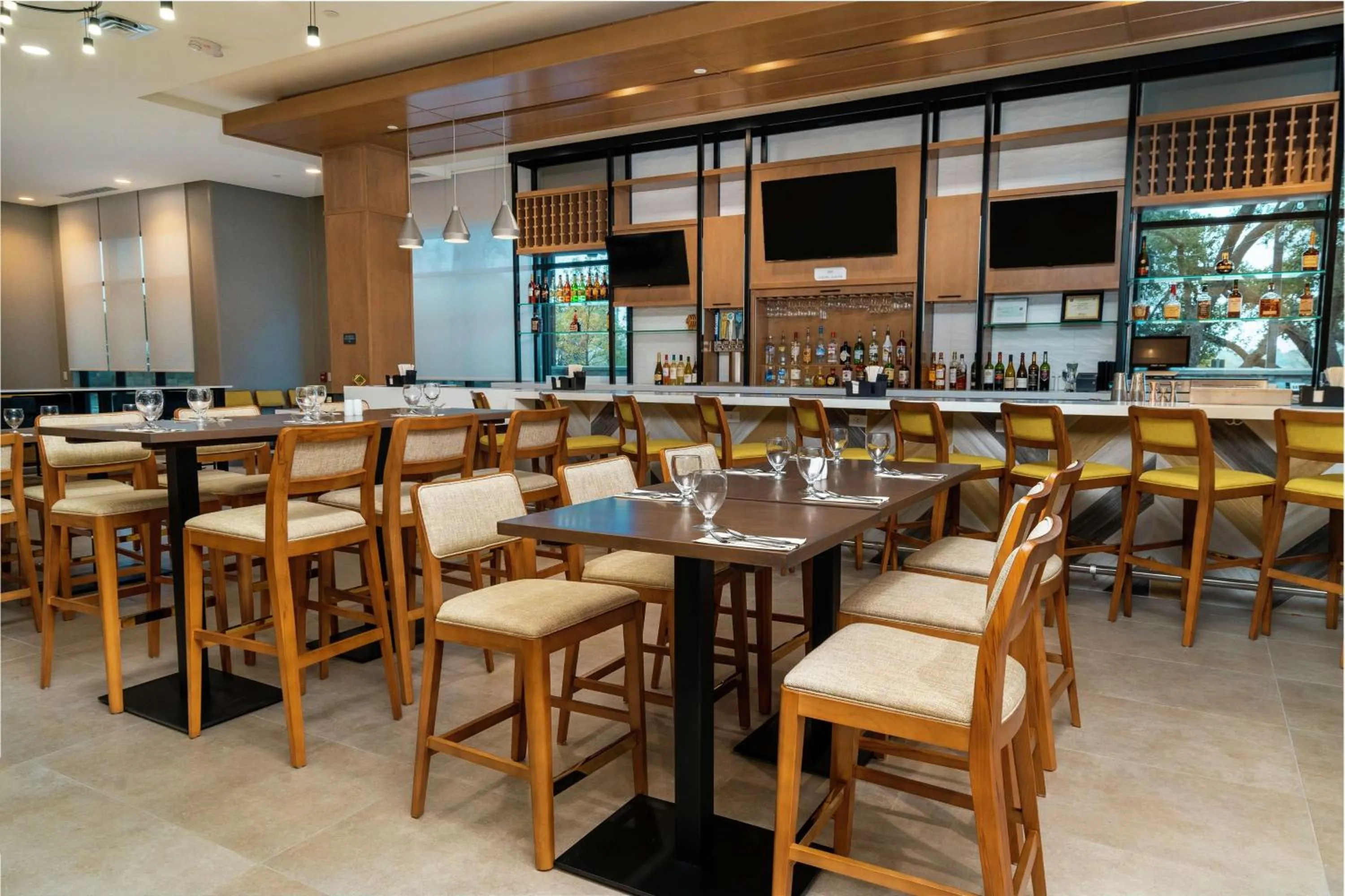 Restaurant/places to eat in Hilton Garden Inn Cedar Park Austin