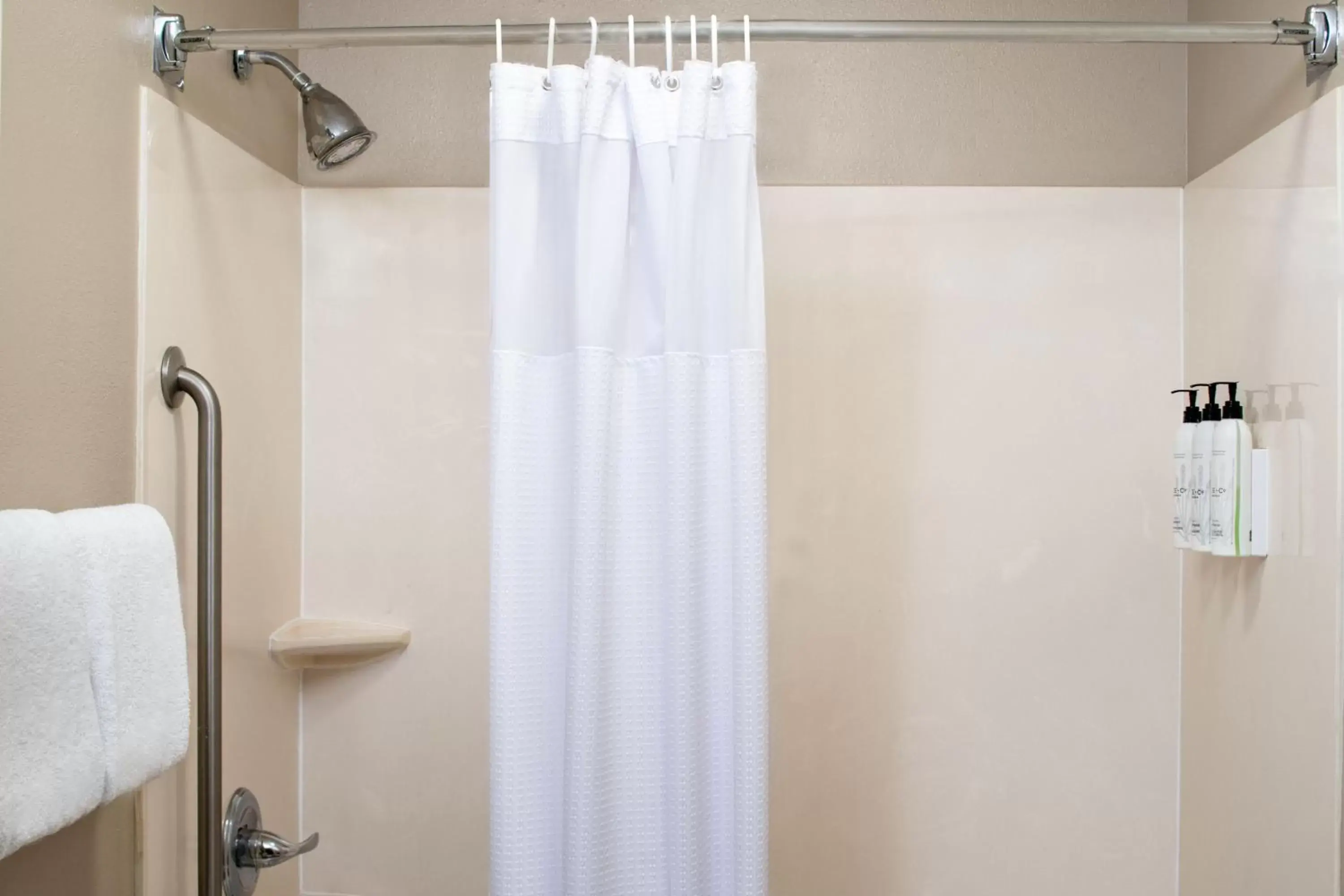 Bathroom in SpringHill Suites by Marriott Charleston Riverview