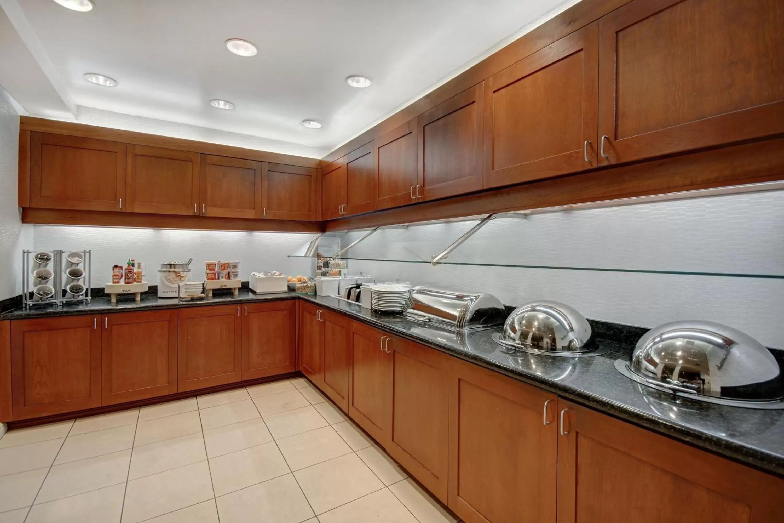 Breakfast, Kitchen/Kitchenette in Residence Inn by Marriott Morgantown Medical Center Area