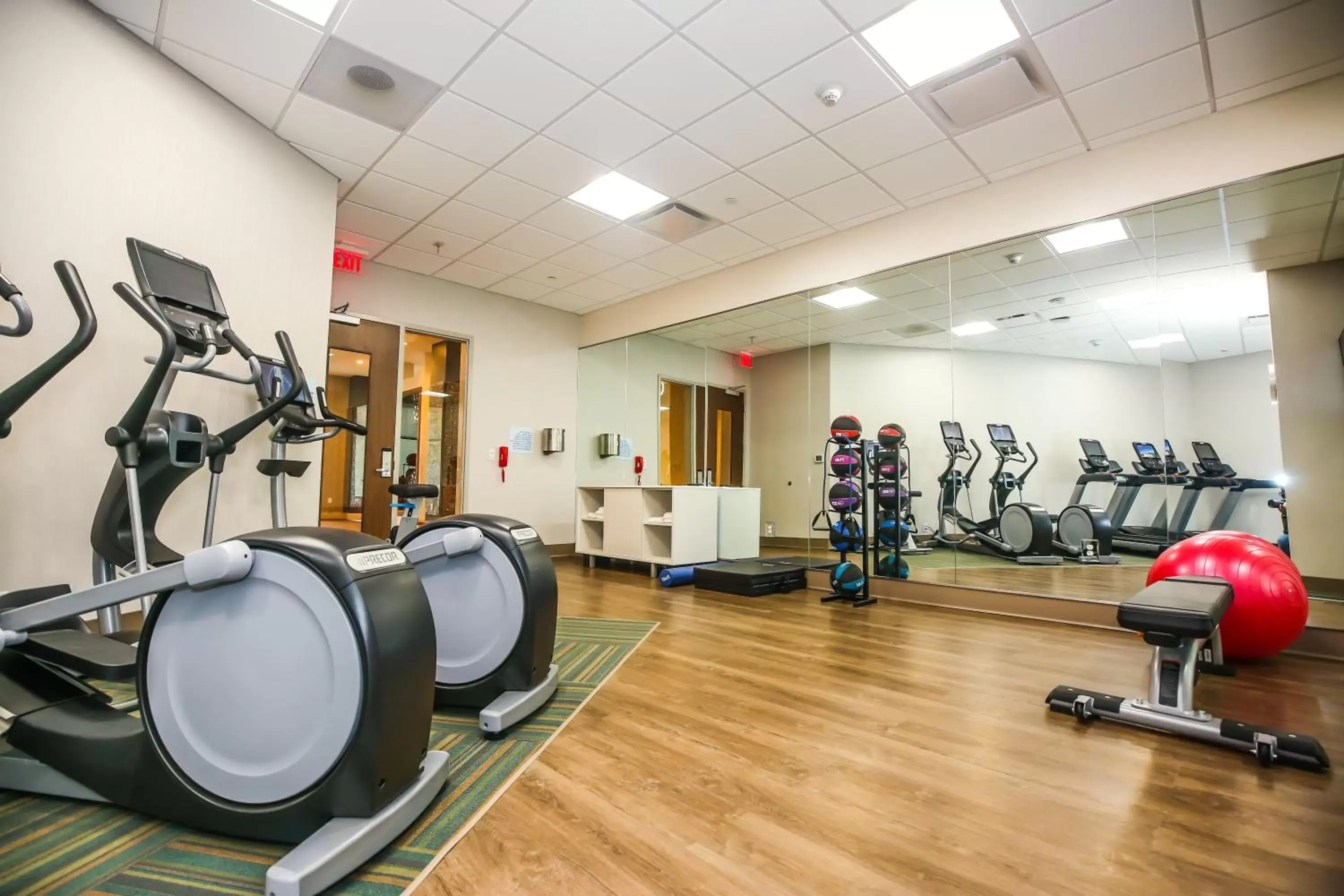 Spa and wellness centre/facilities, Fitness Center/Facilities in Holiday Inn Express & Suites - Charlotte - South End, an IHG Hotel